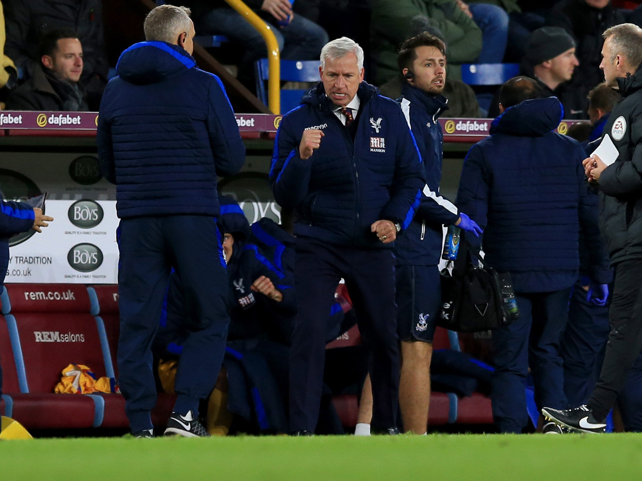 Alan Pardew celebrates after Christian Benteke scored a penalty