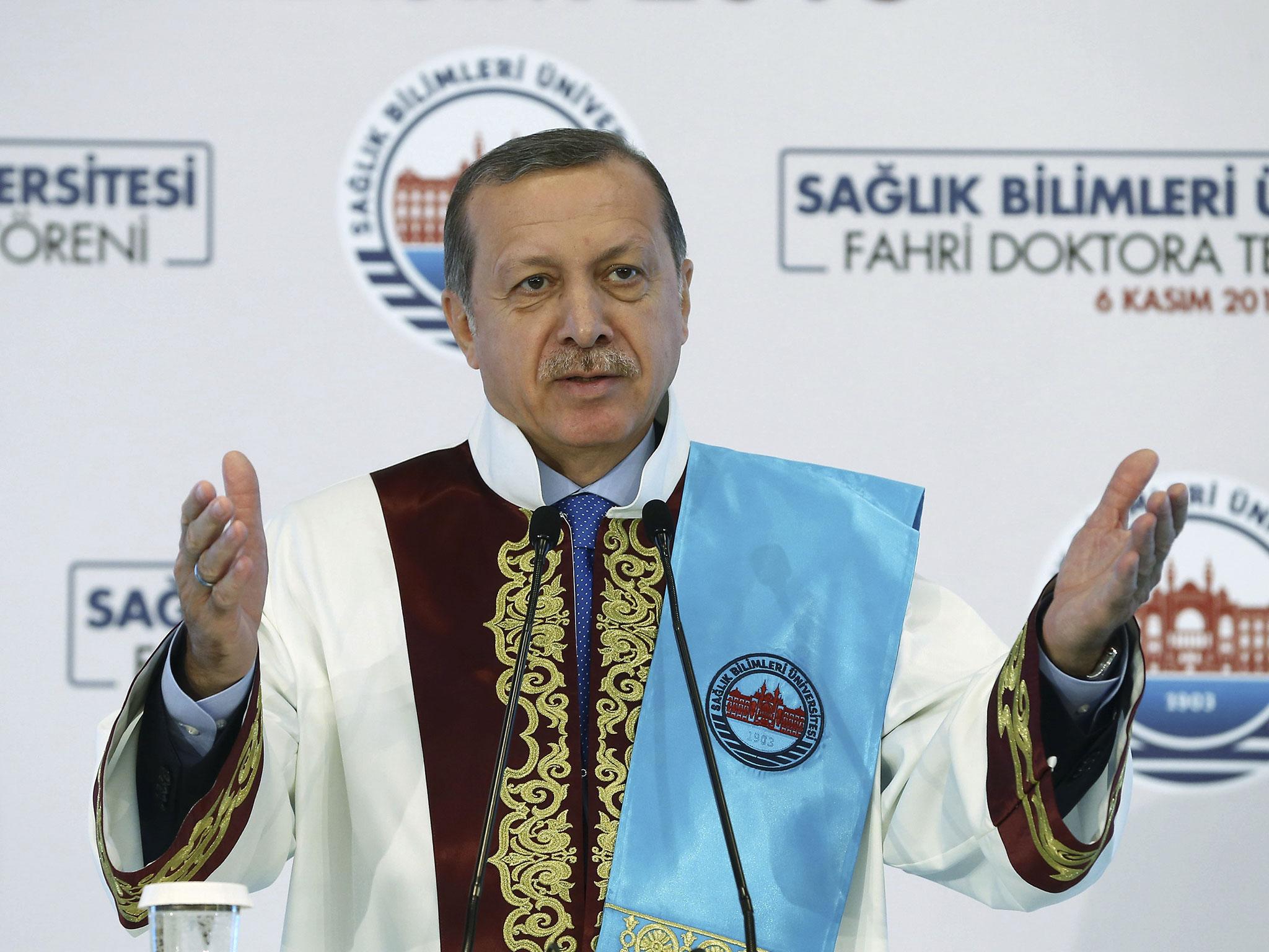 Turkey's President Minister Recep Tayyip Erdogan speaks after he received a honorary doctorate from Medical Sciences University in Istanbul, Sunday, 6 November, 2016