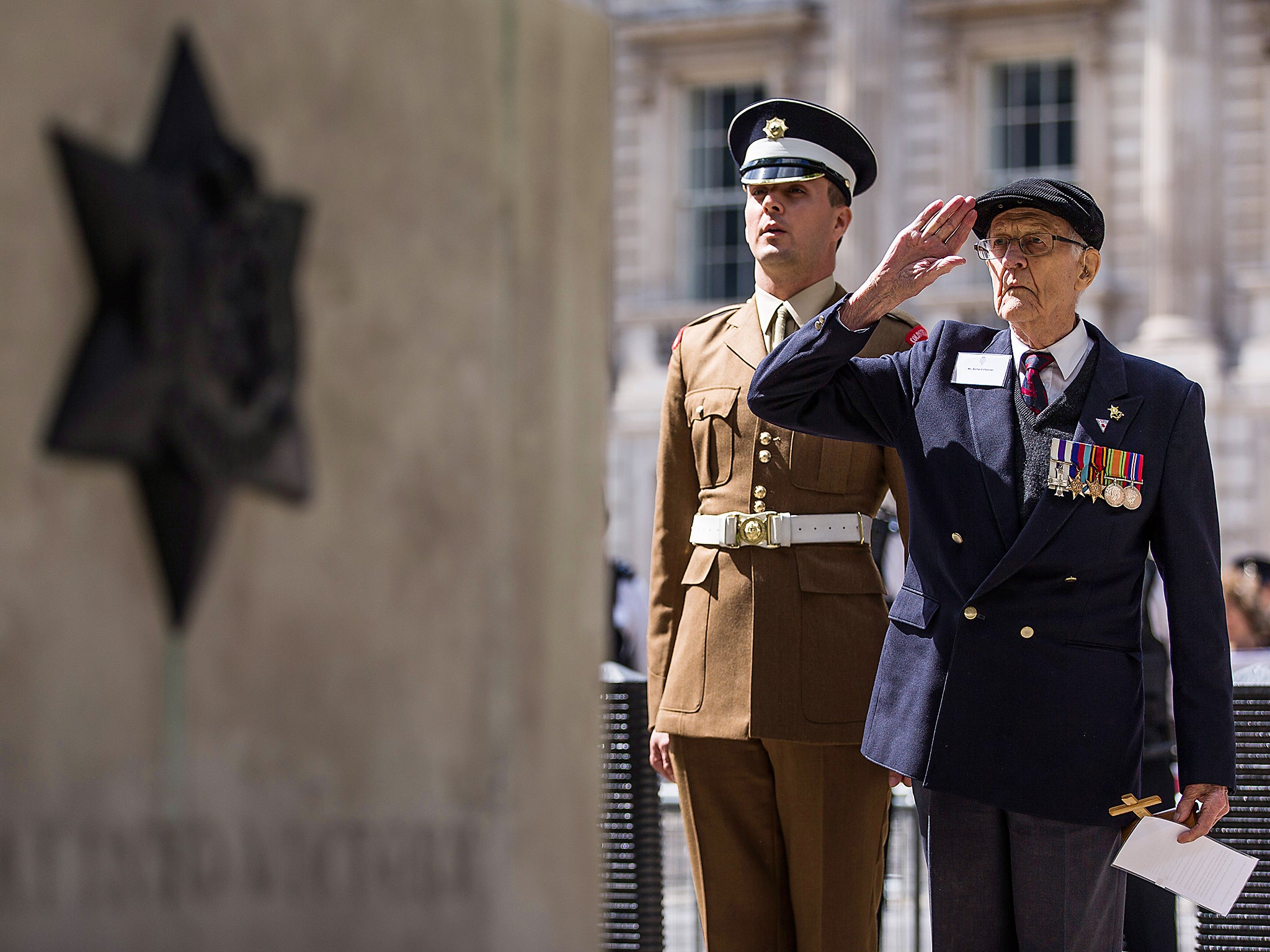 Burma Star Veteran Richard De Renzy Channer salutes