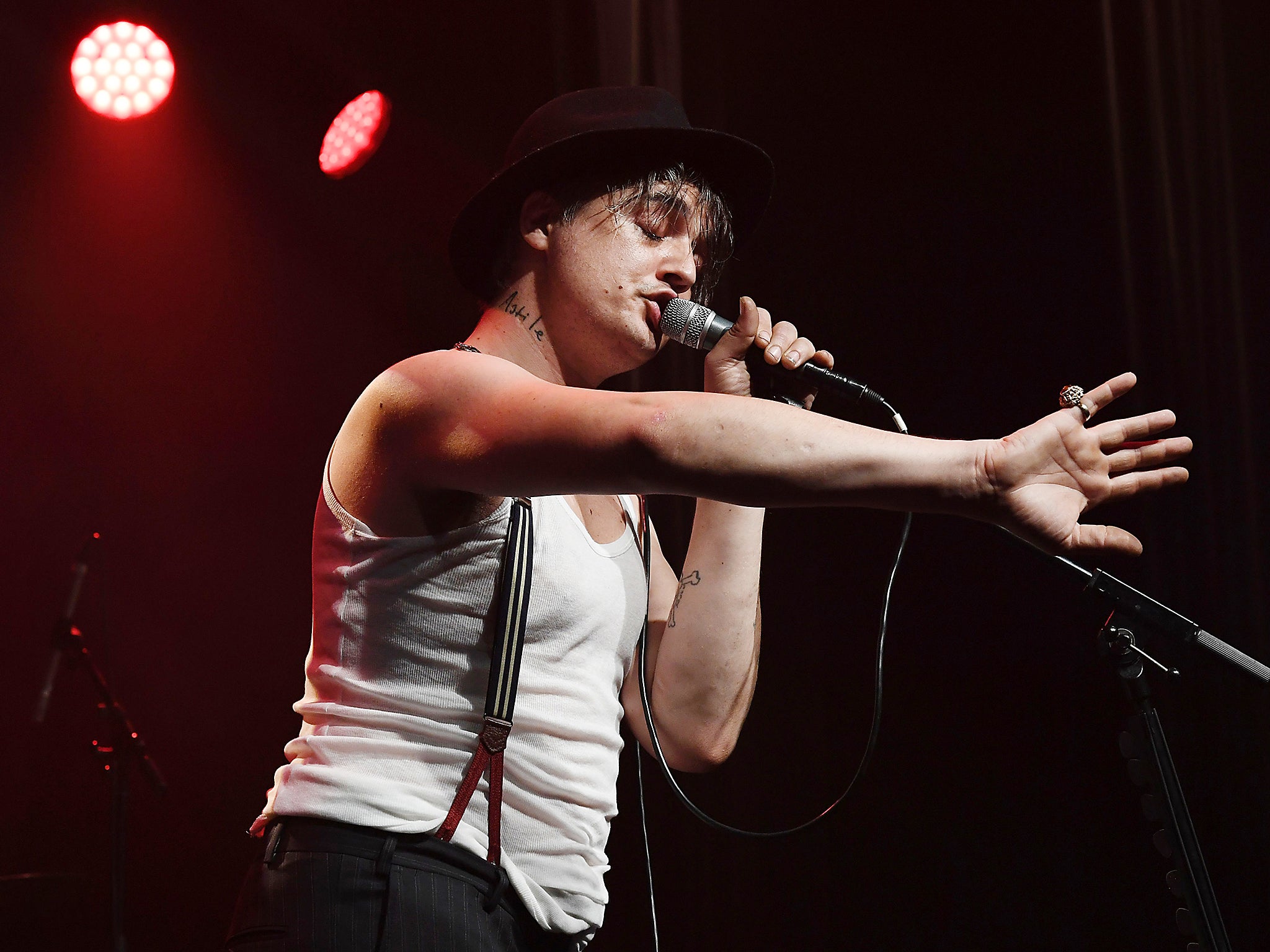 
Doherty opened the night with a defiant rendition of the Marseillaise song 