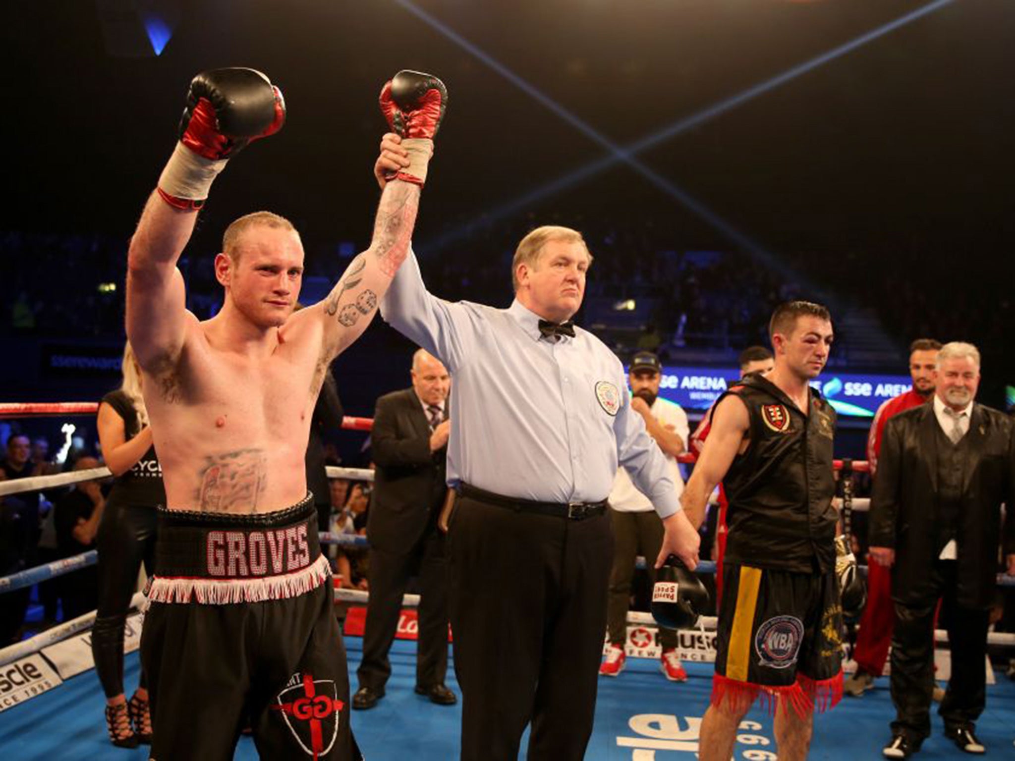 Groves celebrates his victory, before Gutknecht's condition deteriorated