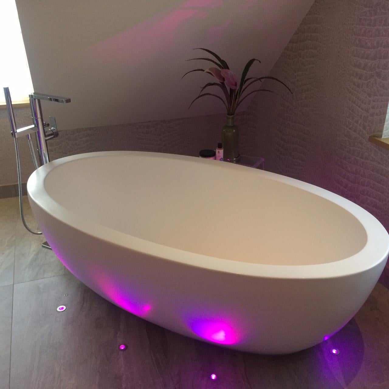 'Mood lighting' or 'disco bath'?