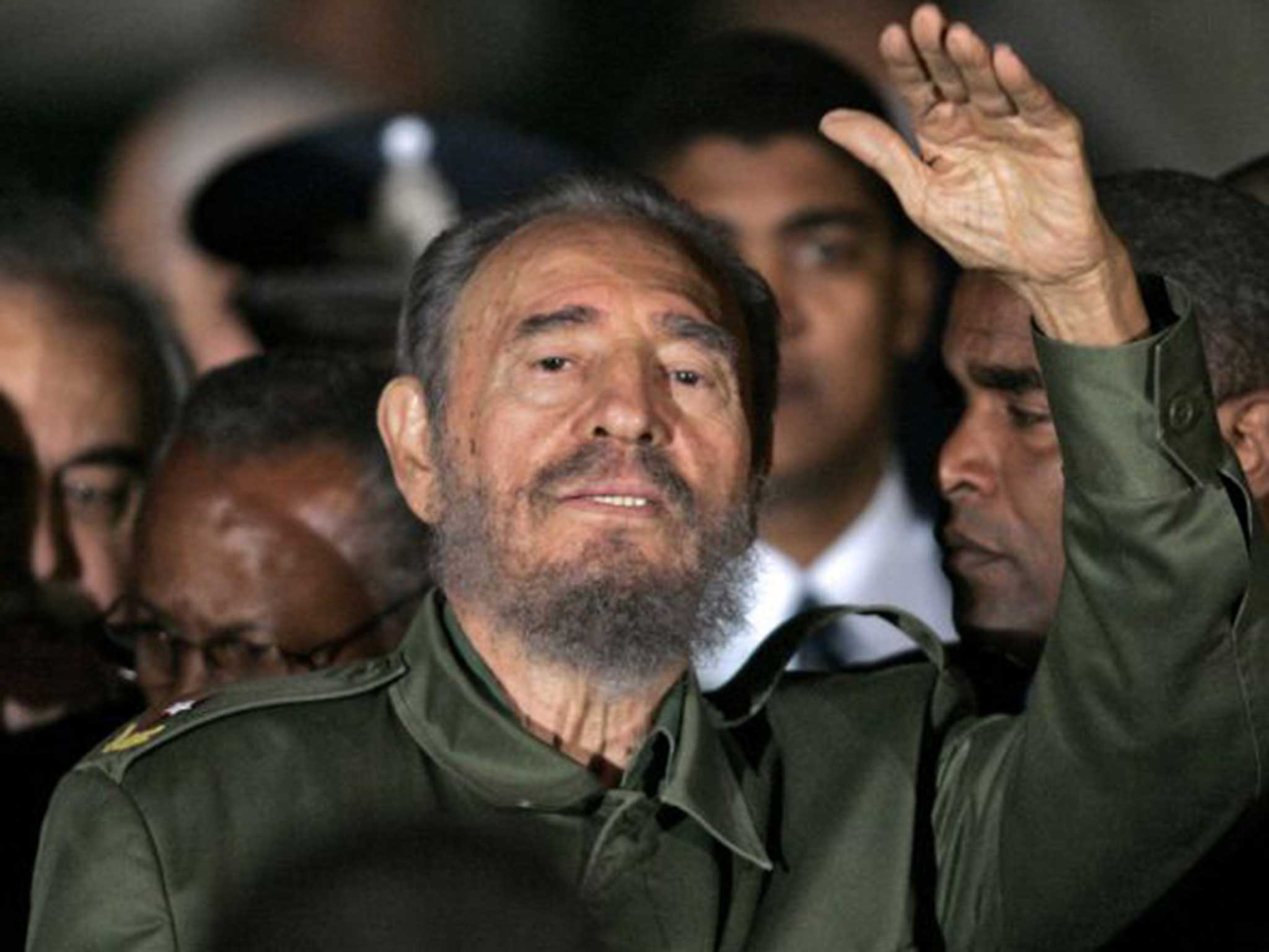 Fidel Castro waving upon his arrival at Cordoba airport to participate to the Mercosur's presidential summit in Cordoba, Argentina in 2006