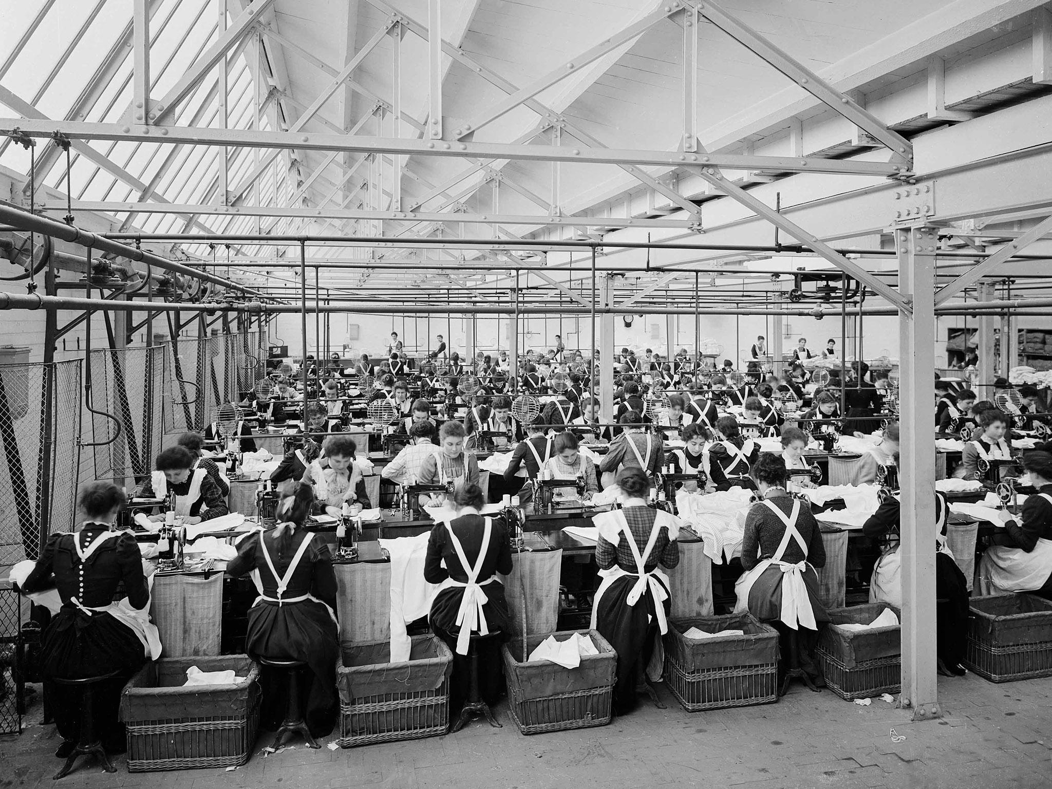 Women working at Cellular Clothing Company Ltd, Swindon, 1902