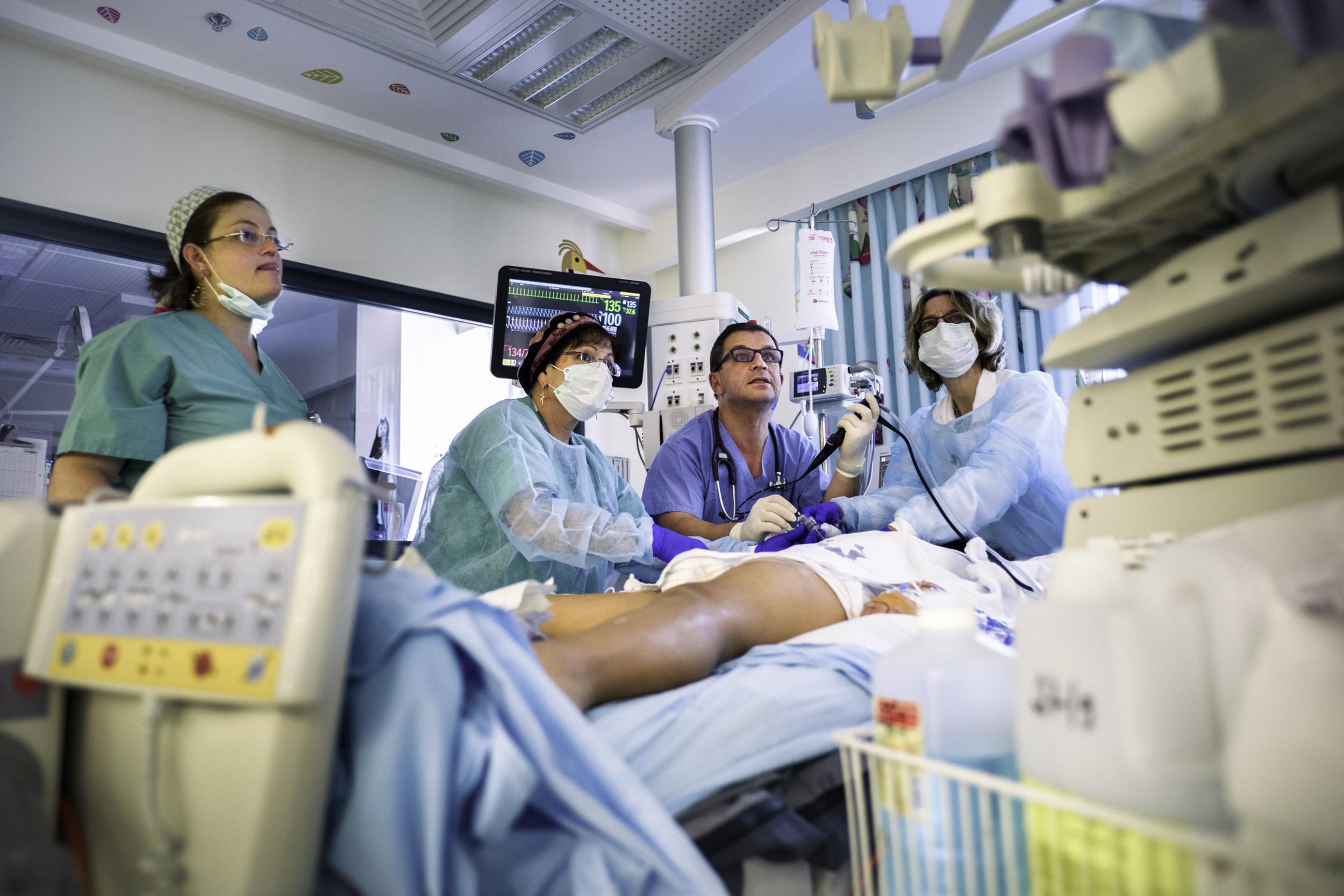 Professor Picard treating an arab patient - Alan Schaller