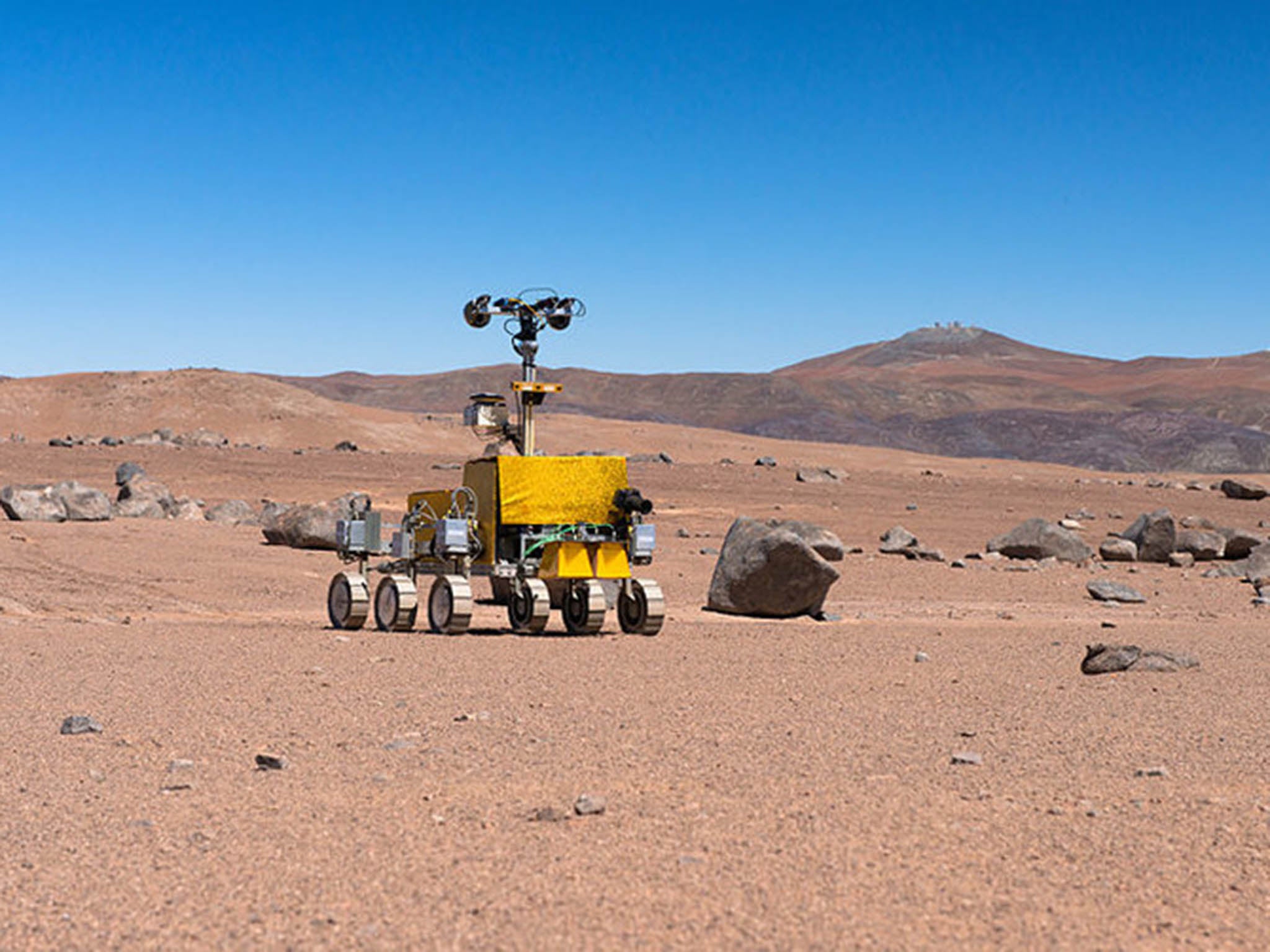 Mars rover being tested near the Paranal Observatory