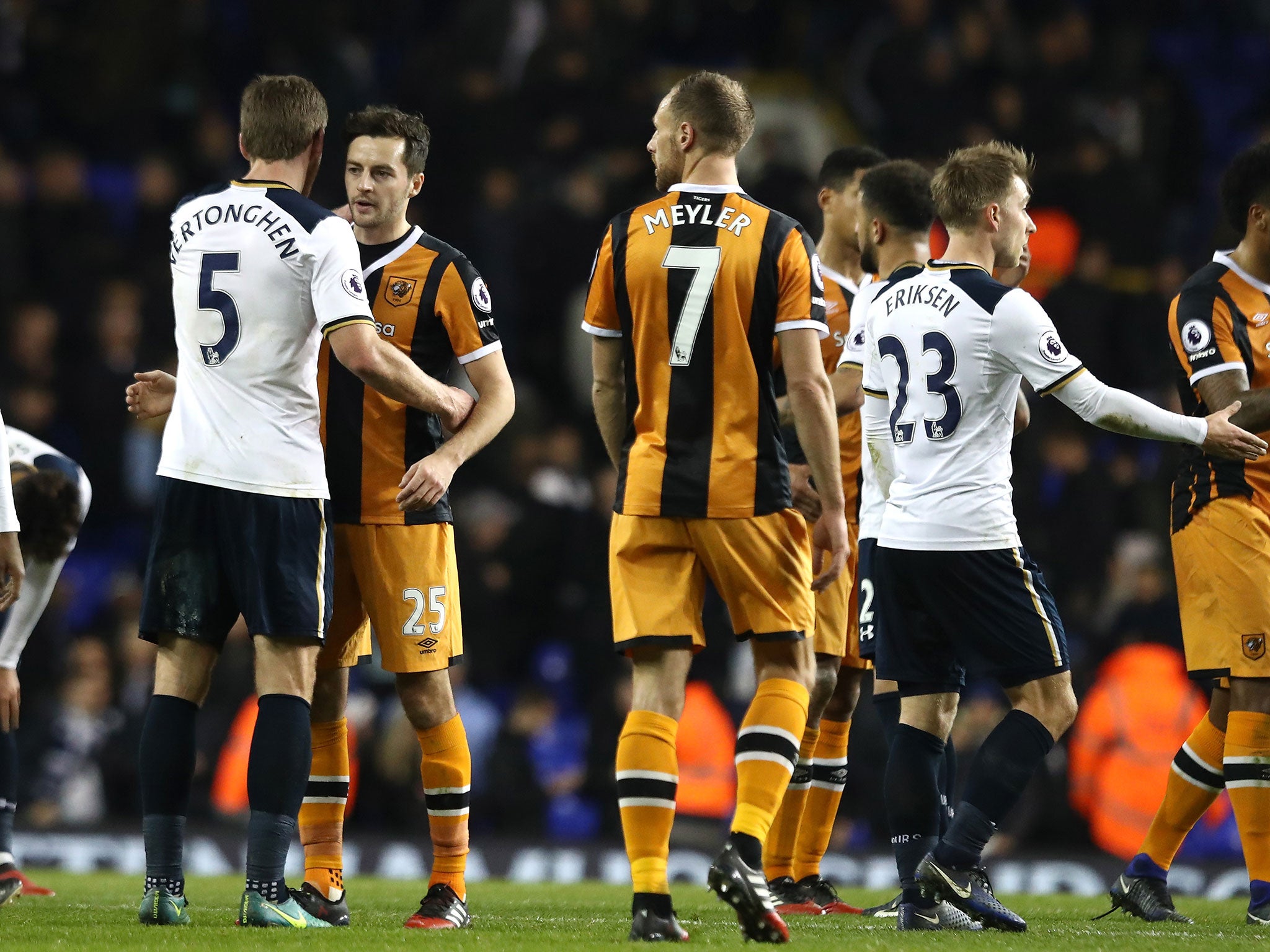 Ryan Mason embraces Jan Vertonghen after suffering defeat against his former club