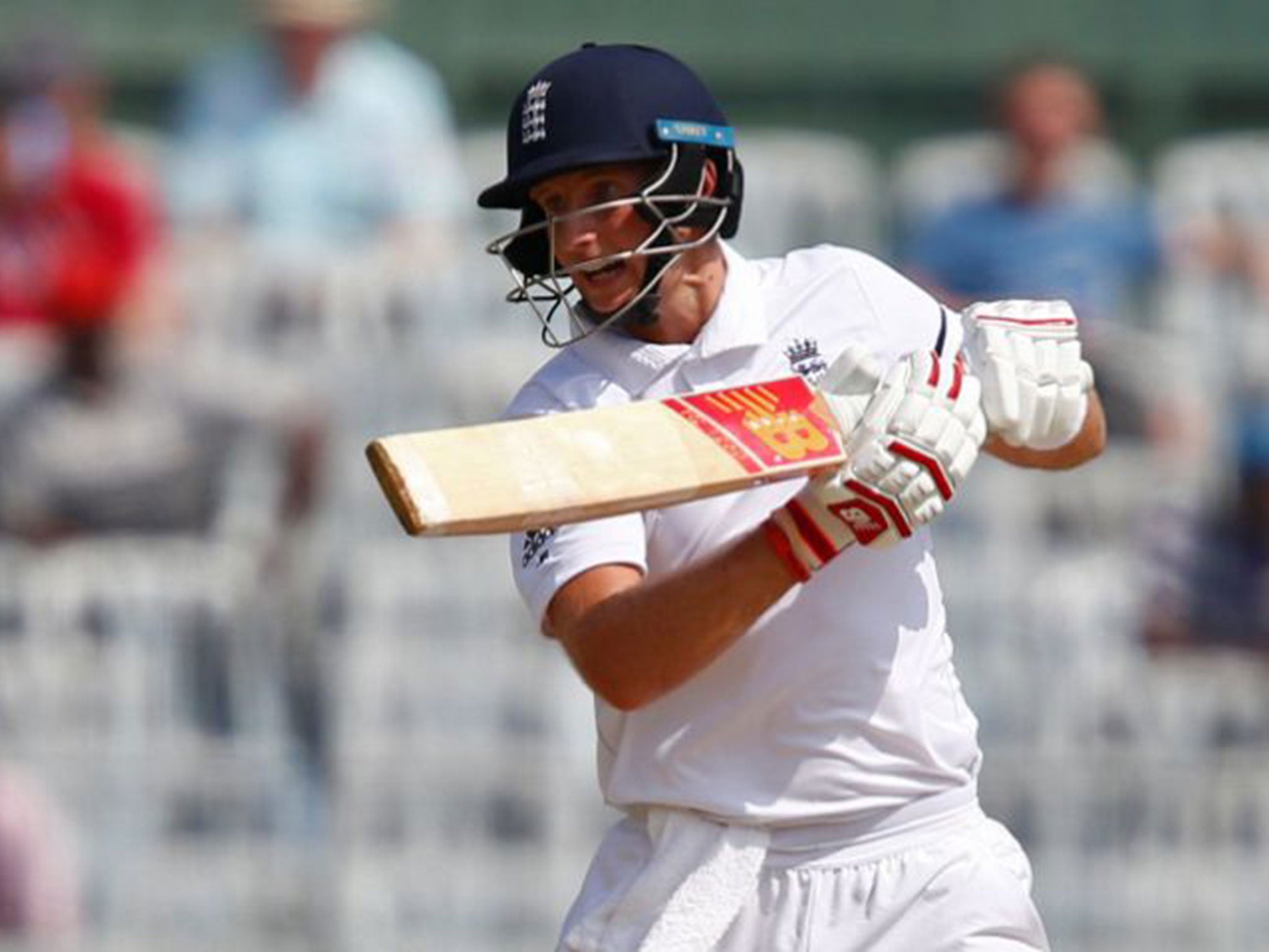 &#13;
Root looked on course for a century before falling for 88 on review &#13;