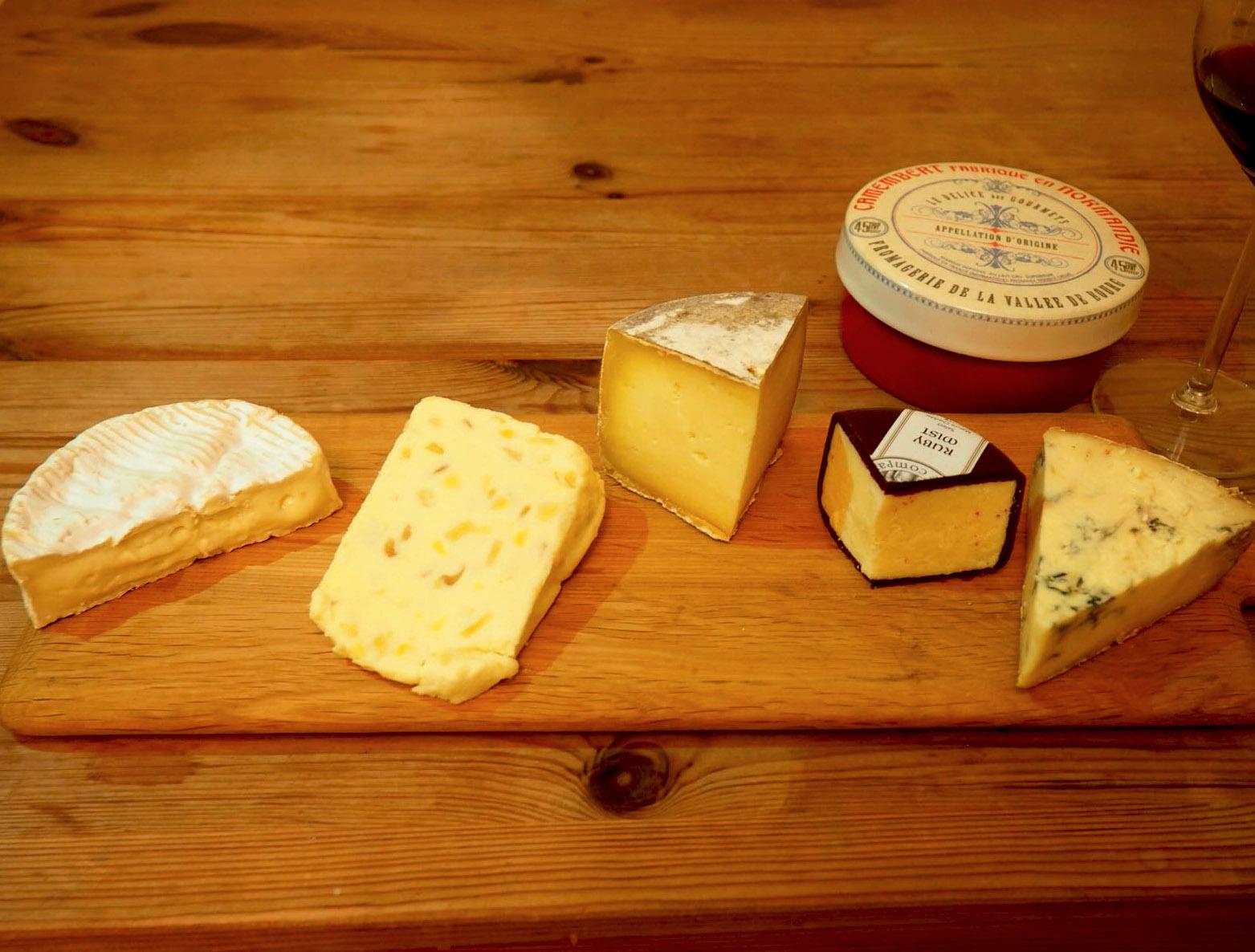 L-R, Le Chatelain Camembert , “Carnival” mango-and-ginger stilton , “Miss Muffet” Whalesborough cheese, Snowdonia “Ruby Mist” , Colston Bassett stilton