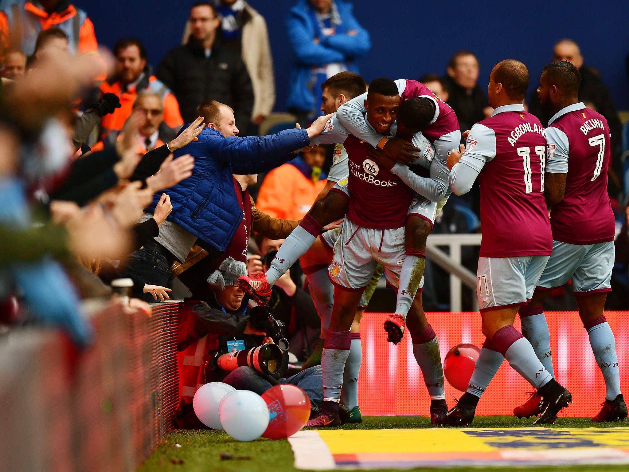 Jonathan Kodjia celebrates his late winner for Aston Villa