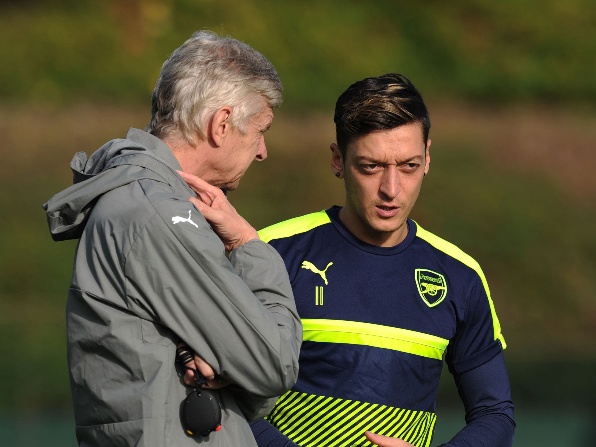 Wenger believes Özil is unfairly criticised due to his playing style
