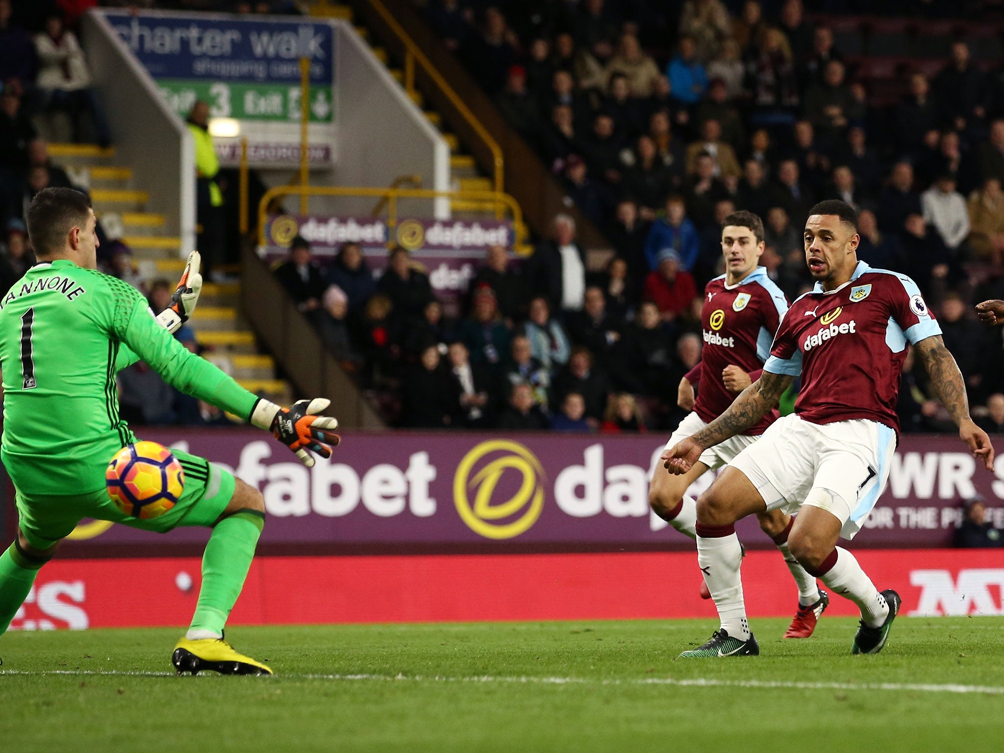 Gray scores his second for Burnley against Sunderland