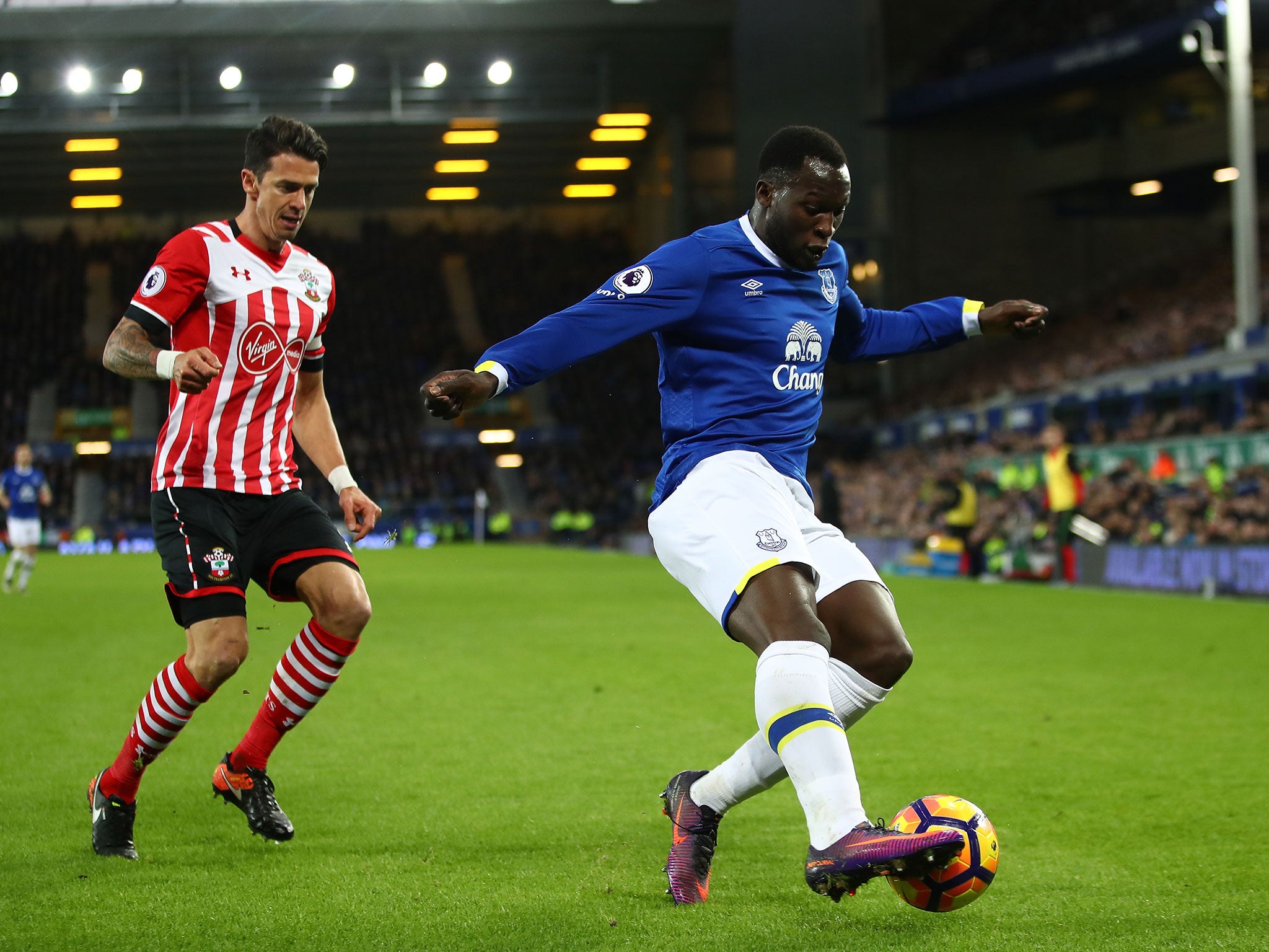 Romelu Lukaku looks to get away from Jose Fonte