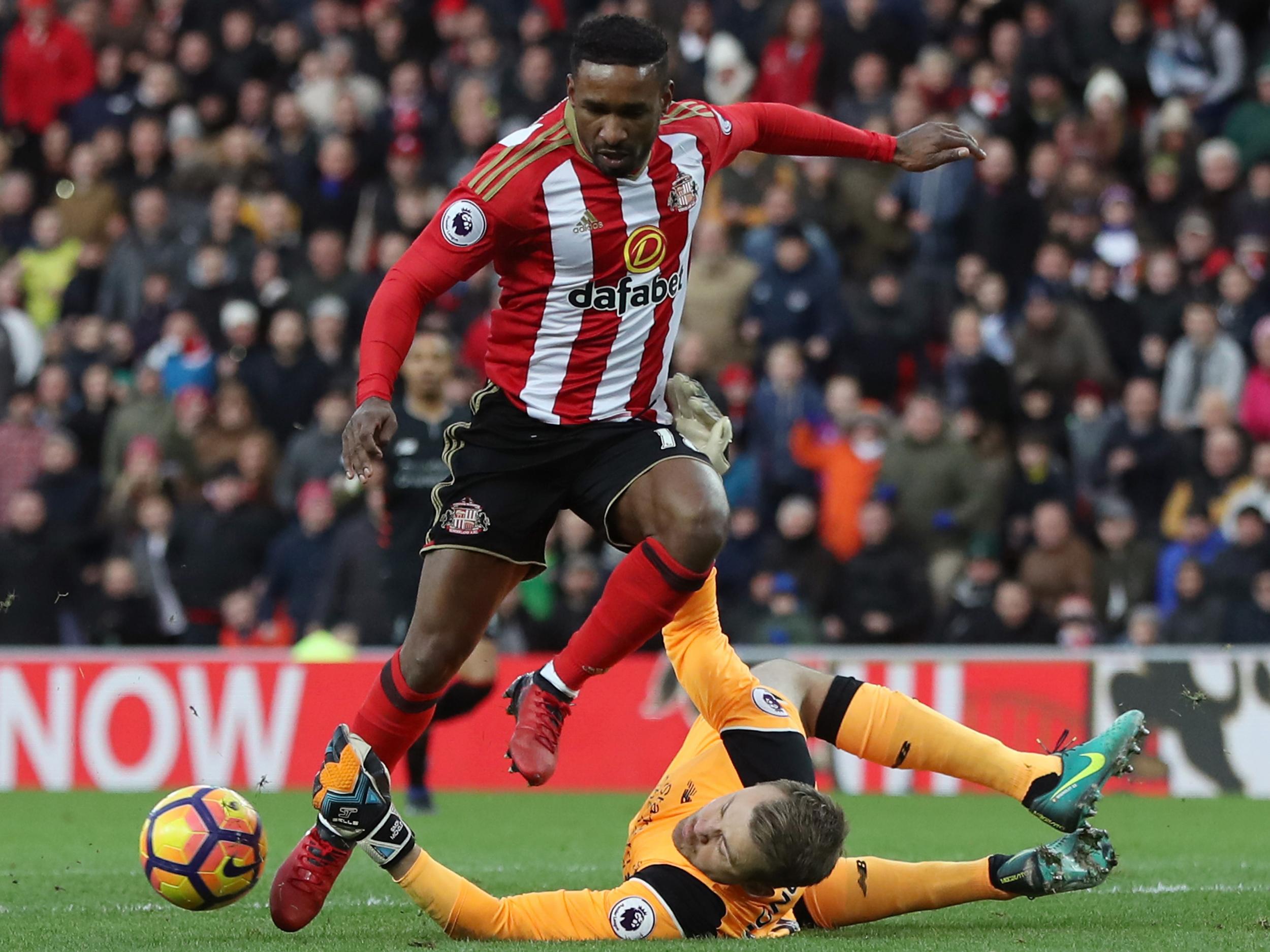 Mignolet stops Defoe in his tracks