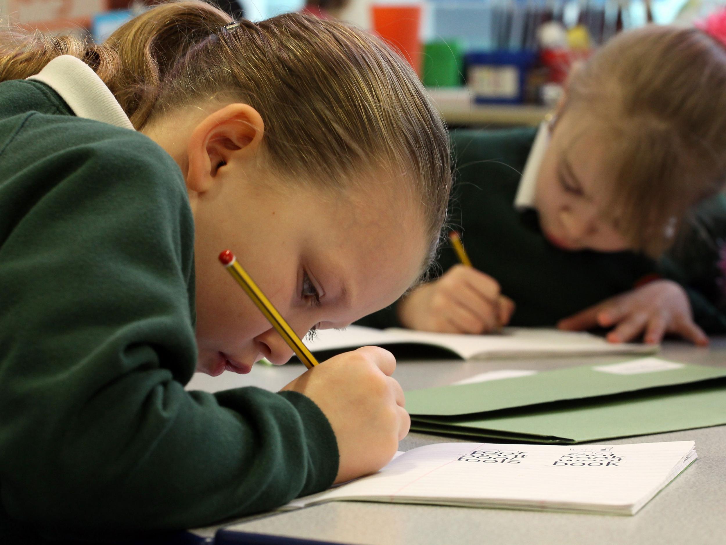 Mainstream schools in England need to make efficiency savings of £3bn by 2019-20 in order to manage within available funds, experts say