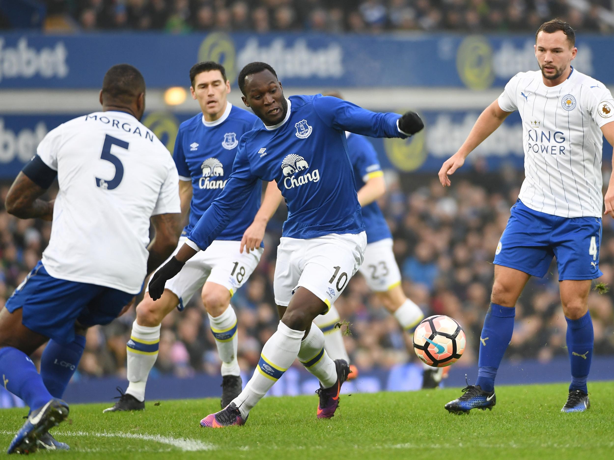 Romelu Lukaku tries to go passed Wes Morgan