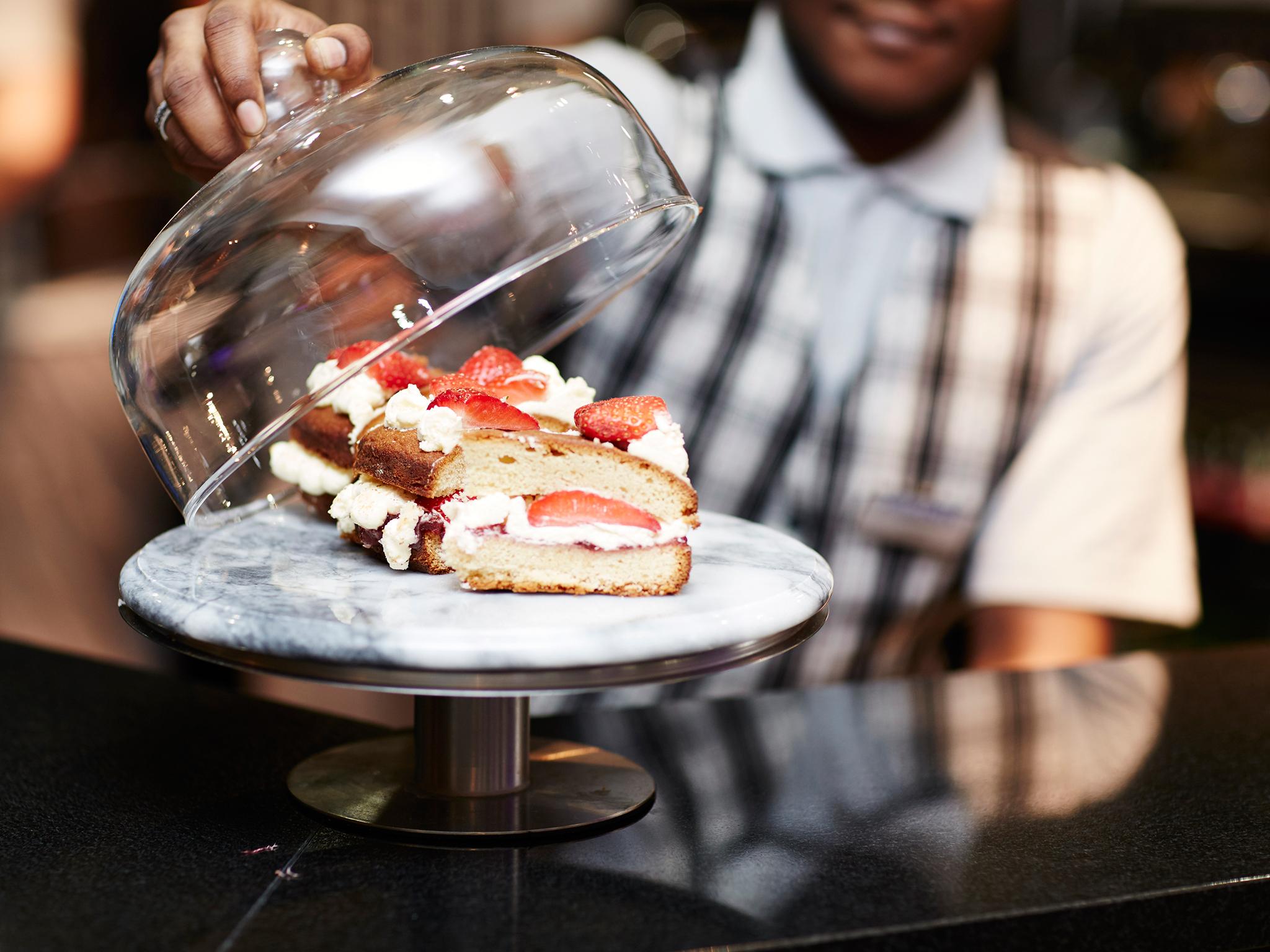 Inmates who work at The Clink are trained both as waiters and chefs