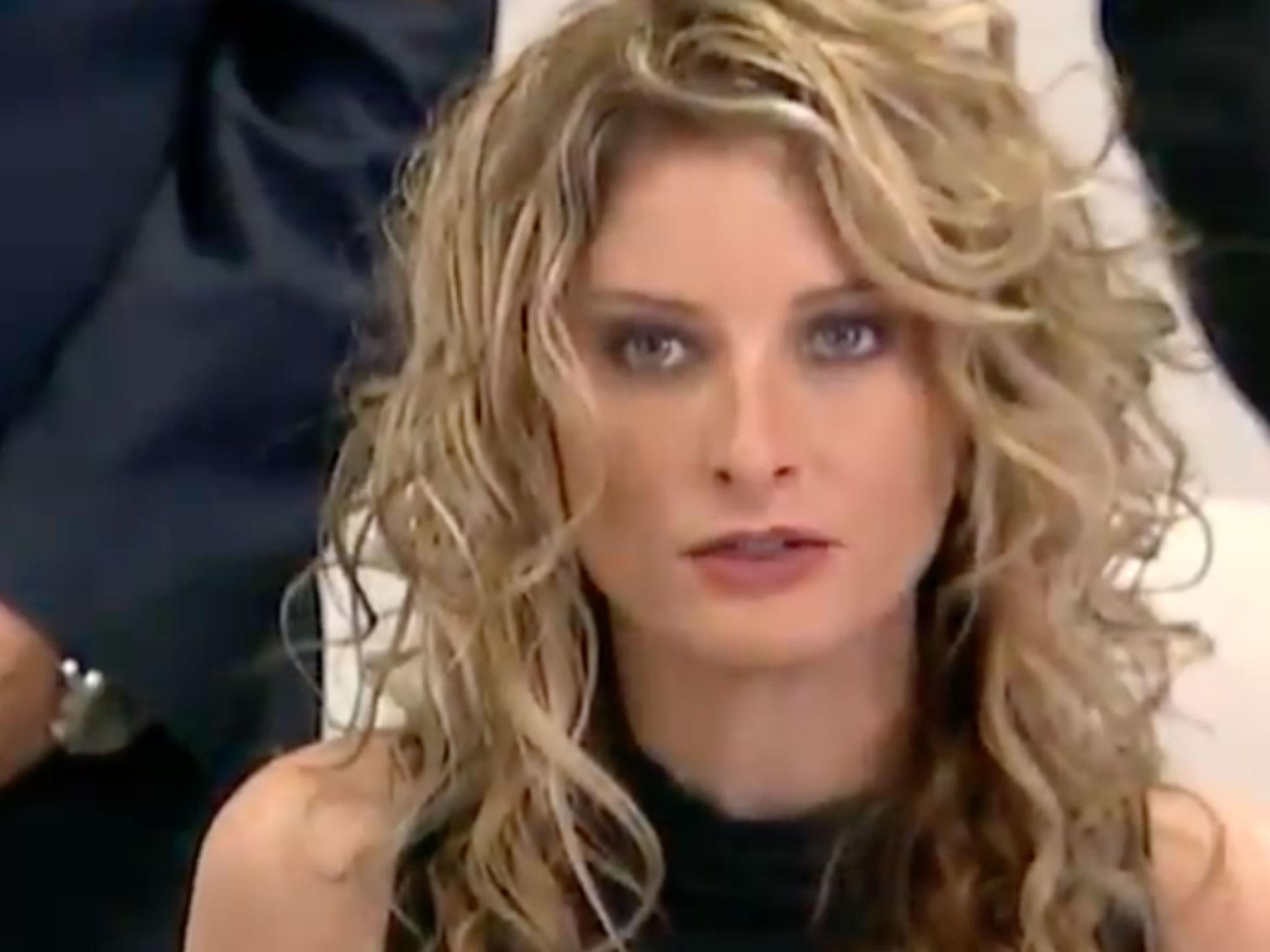 Former Apprentice candidate Summer Zervos files defamation lawsuit against Donald Trump