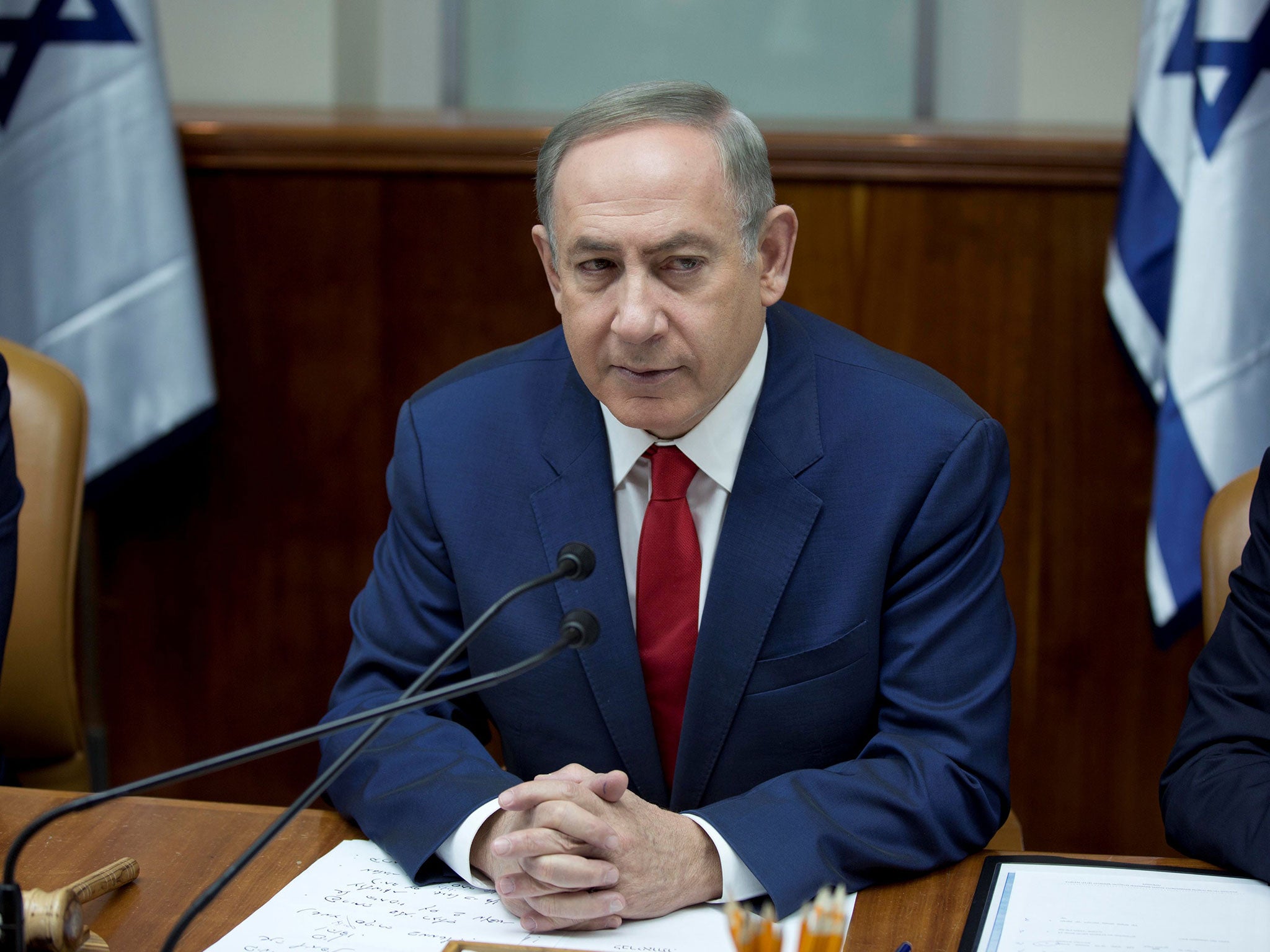 Israeli Prime Minister Benjamin Netanyahu attends the weekly cabinet meeting at his office in Jerusalem 29 January, 2017