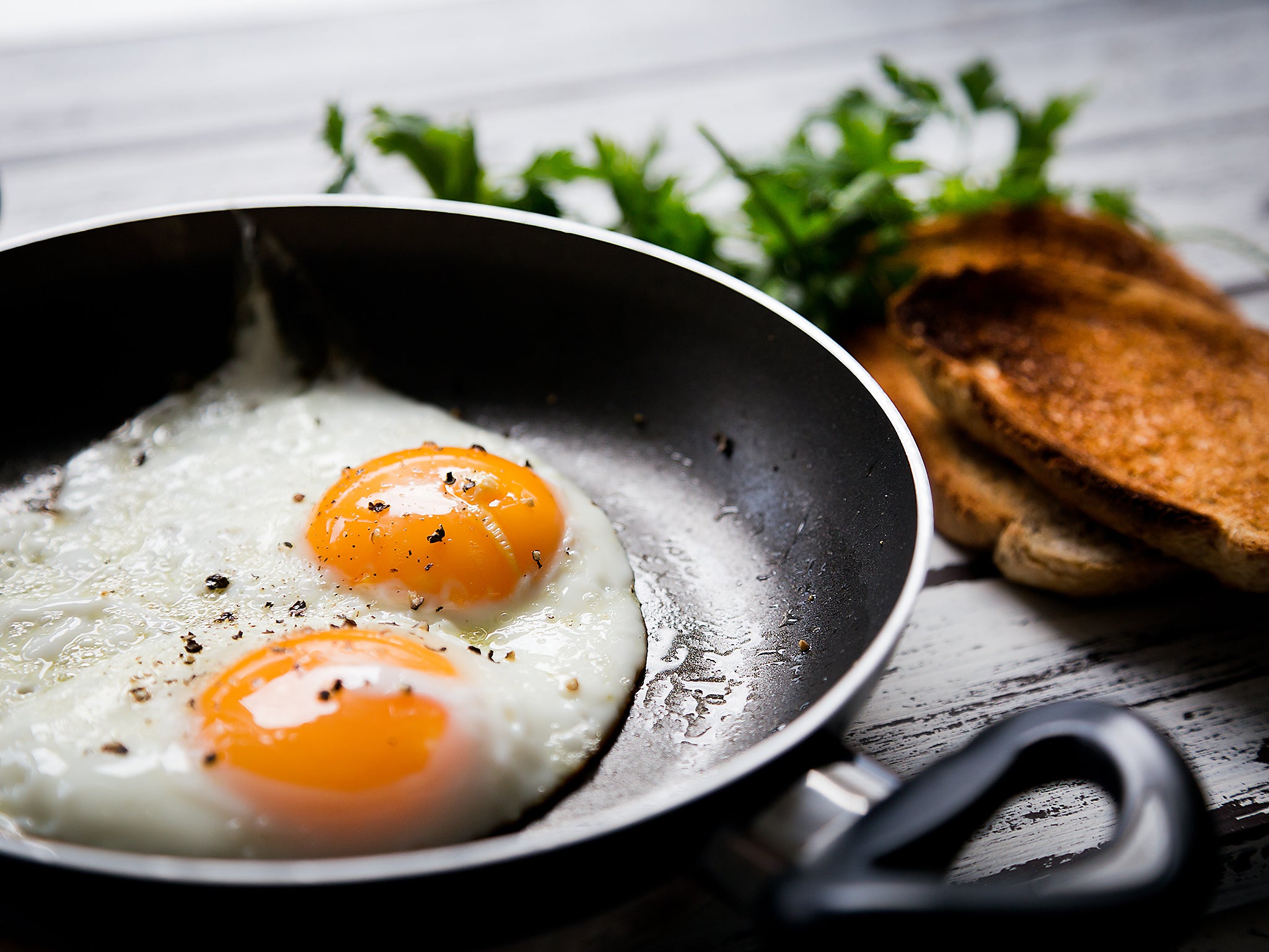 Fried eggs and toasted breads are good sources of B vitamins (Getty)