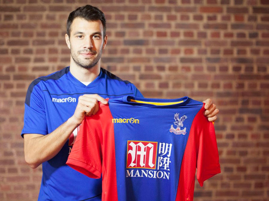 Luka Milivojevic signs for Crystal Palace