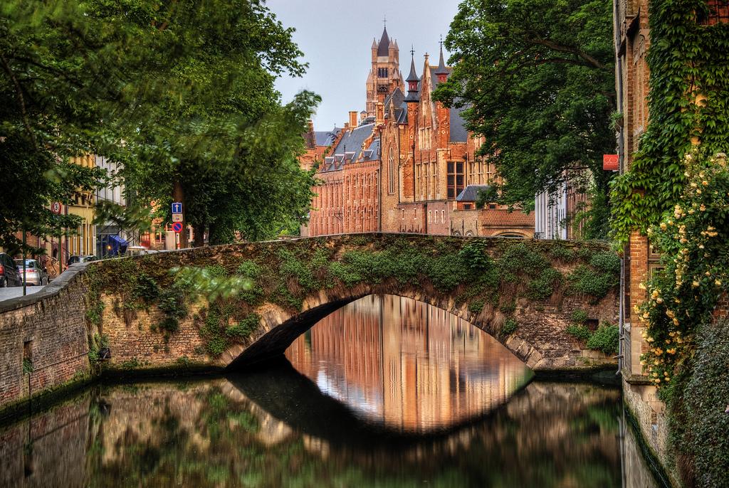 A stroll around Bruges guarantees beautiful views