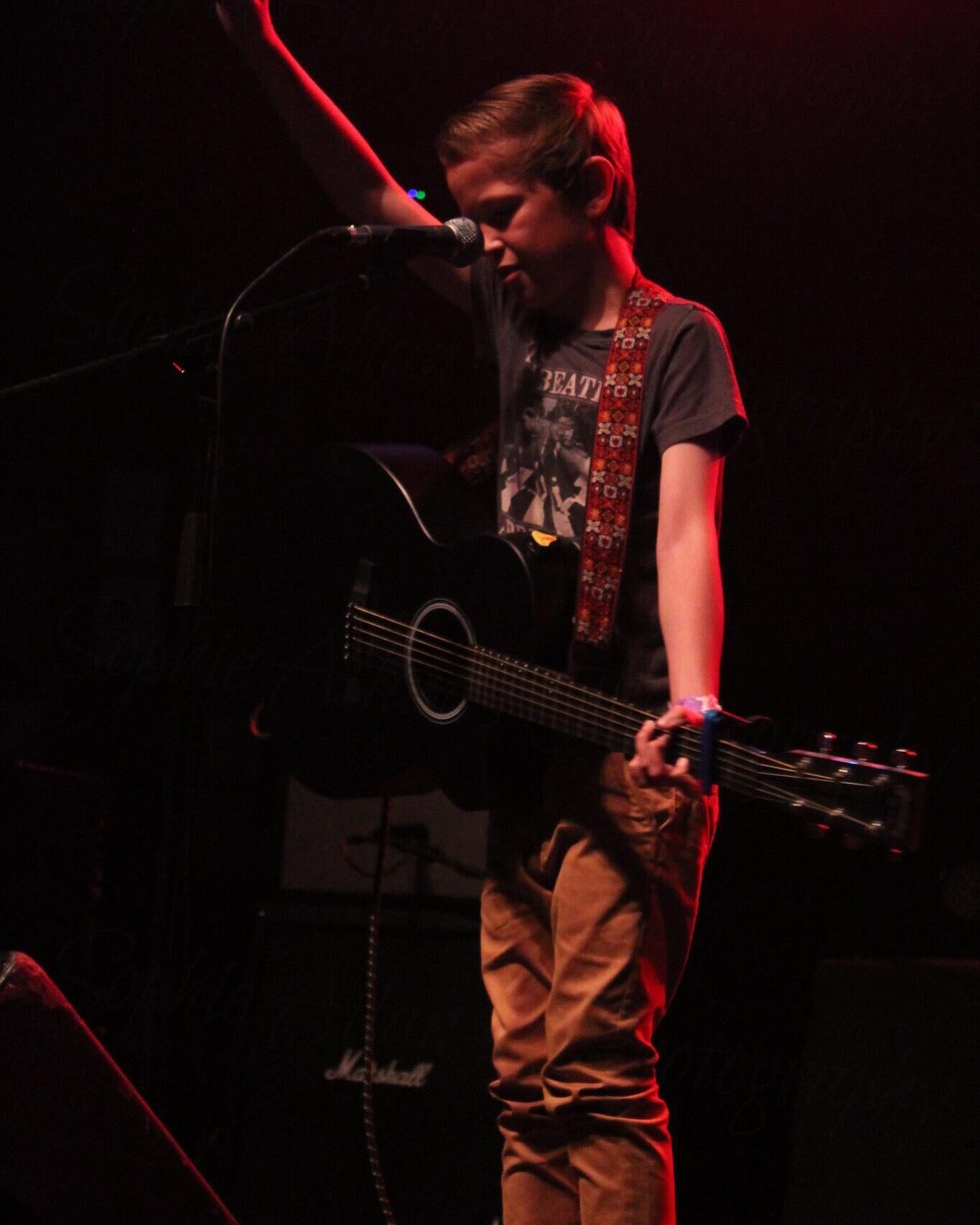 Tom 'Mouse' Smith performing onstage