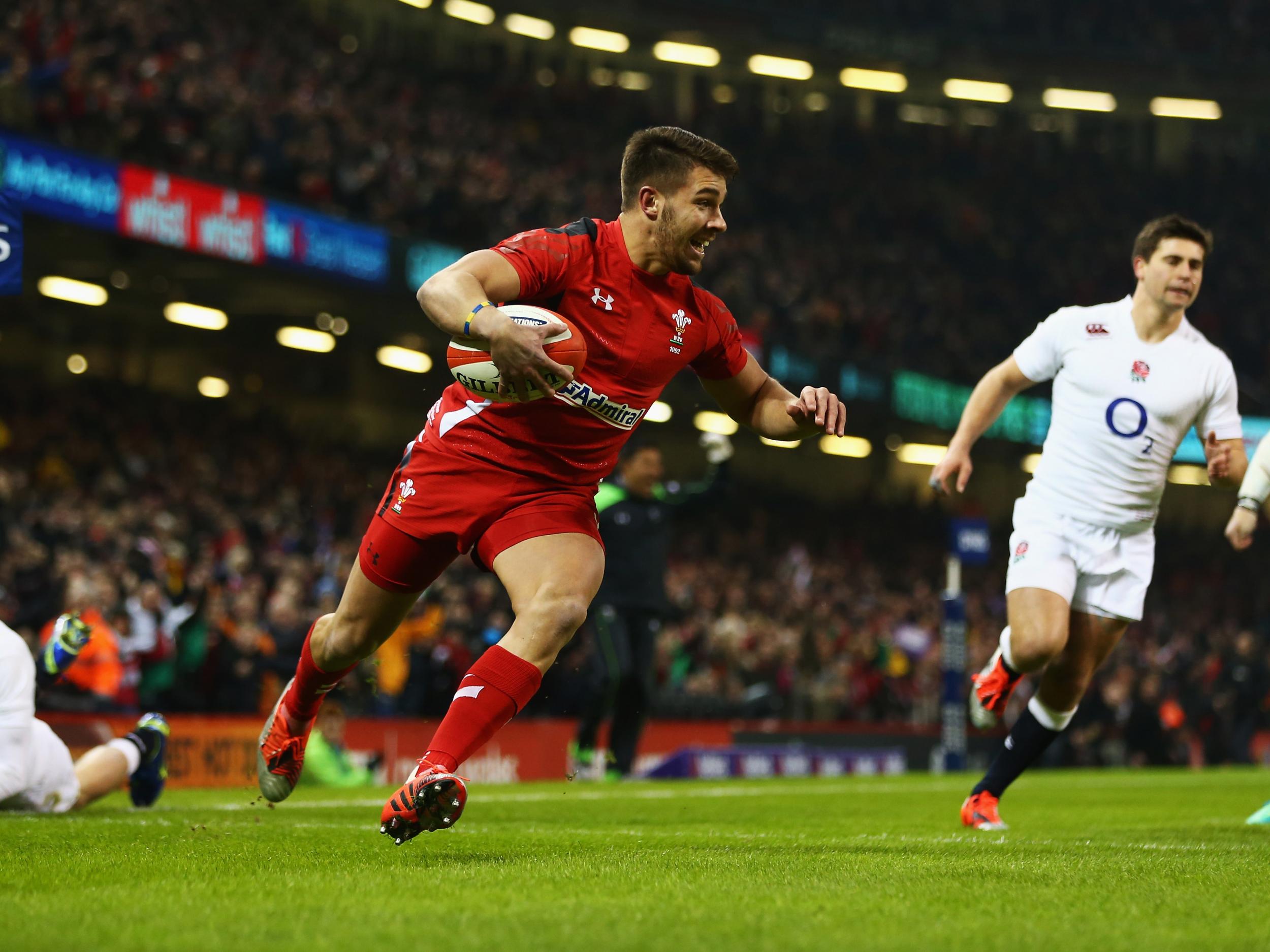 Rhys Webb gave Wales the lead in 2015, only for England to come back