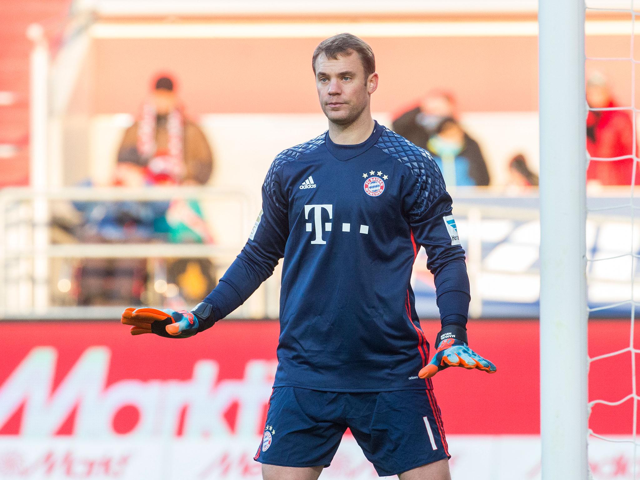 An easy choice. Neuer has conceded the fewest goals across the top-tier leagues in Germany, England, France, Italy and Spain of any regular goalkeeper, and he has proven over the last three years why he continues to set the bar. Even without Petr Cech’s poor form and David Ospina’s lack of games, Neuer takes the shirt with ease.