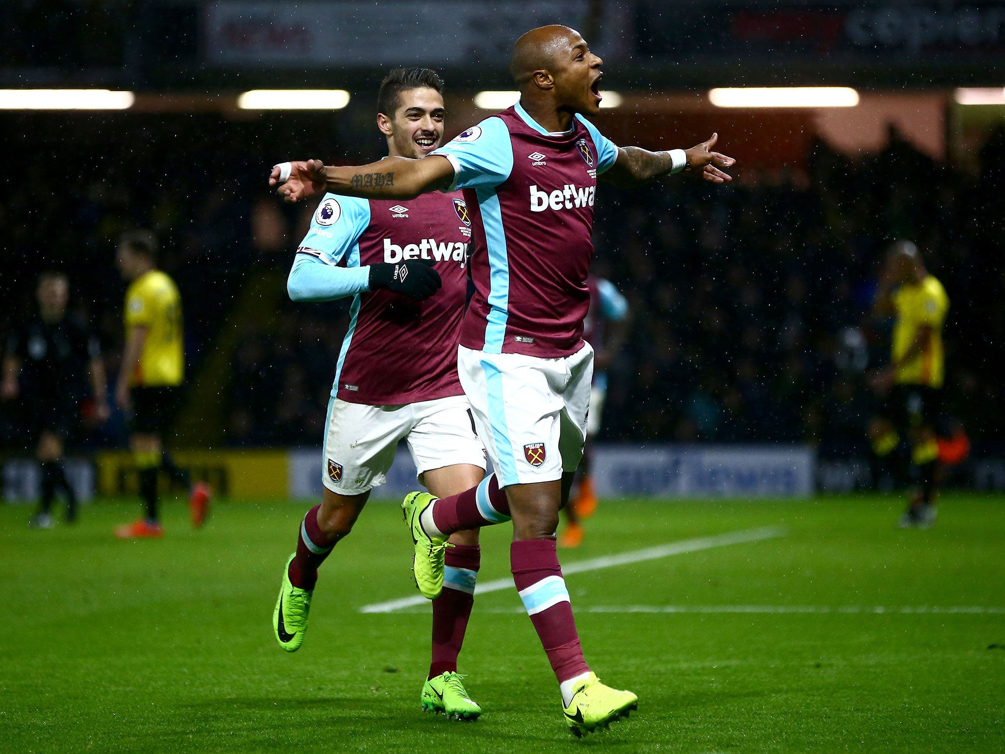 Andre Ayew celebrates his equaliser for West Ham