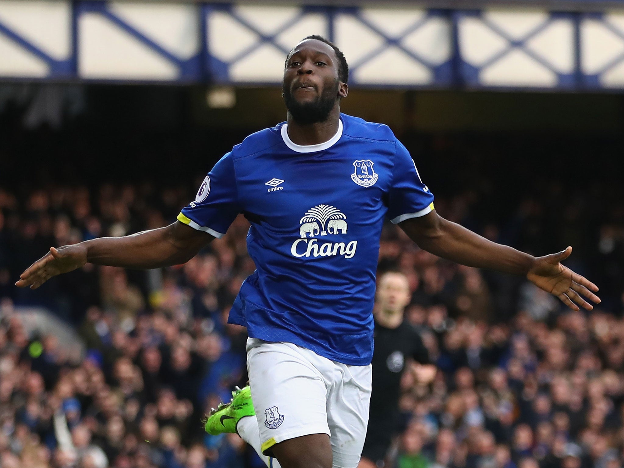 Romelu Lukaku celebrates his 60th goal for Everton on Saturday