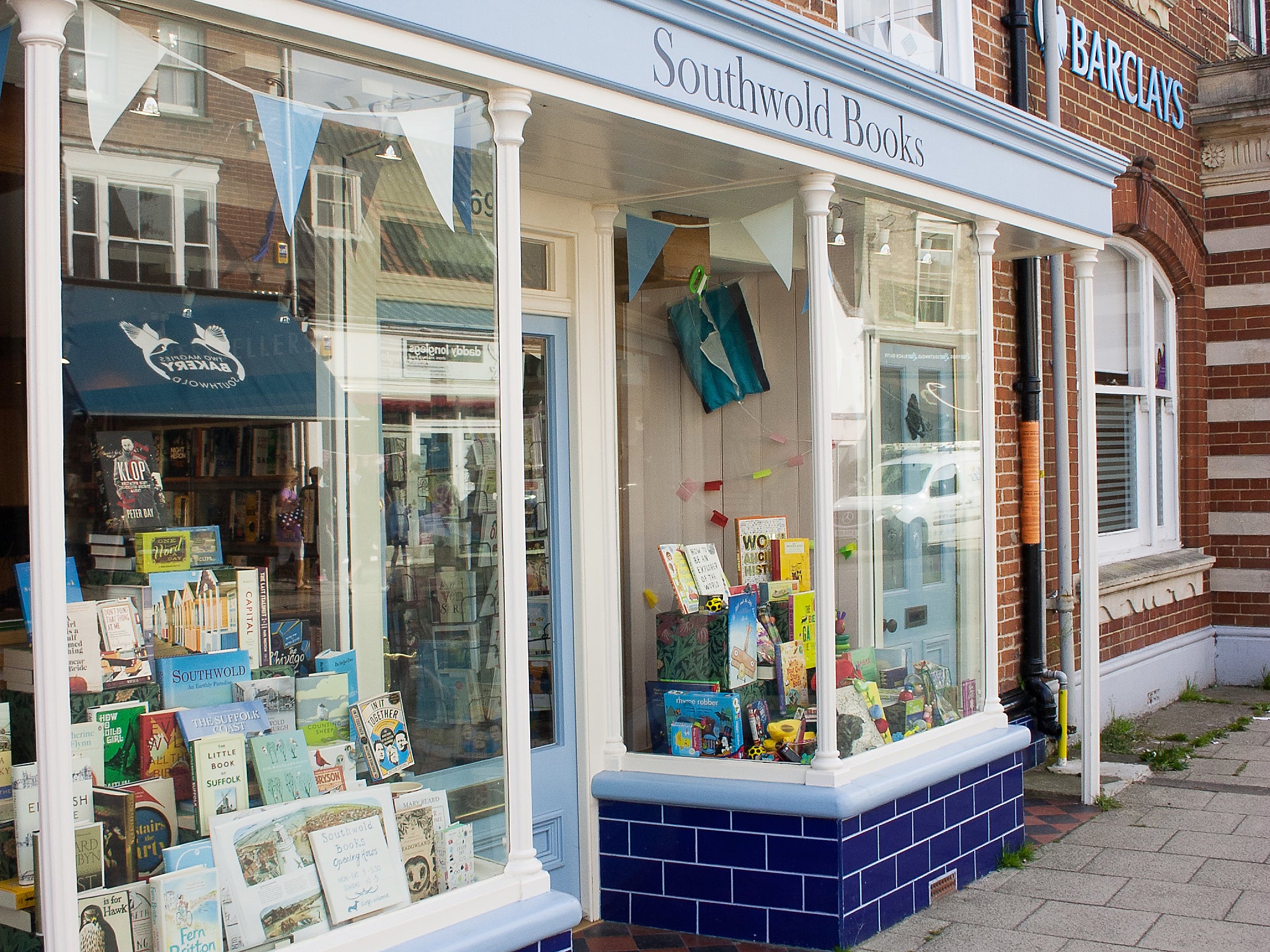 This bookshop is the first branch of the British book retailing chain Waterstones not to use company branding.