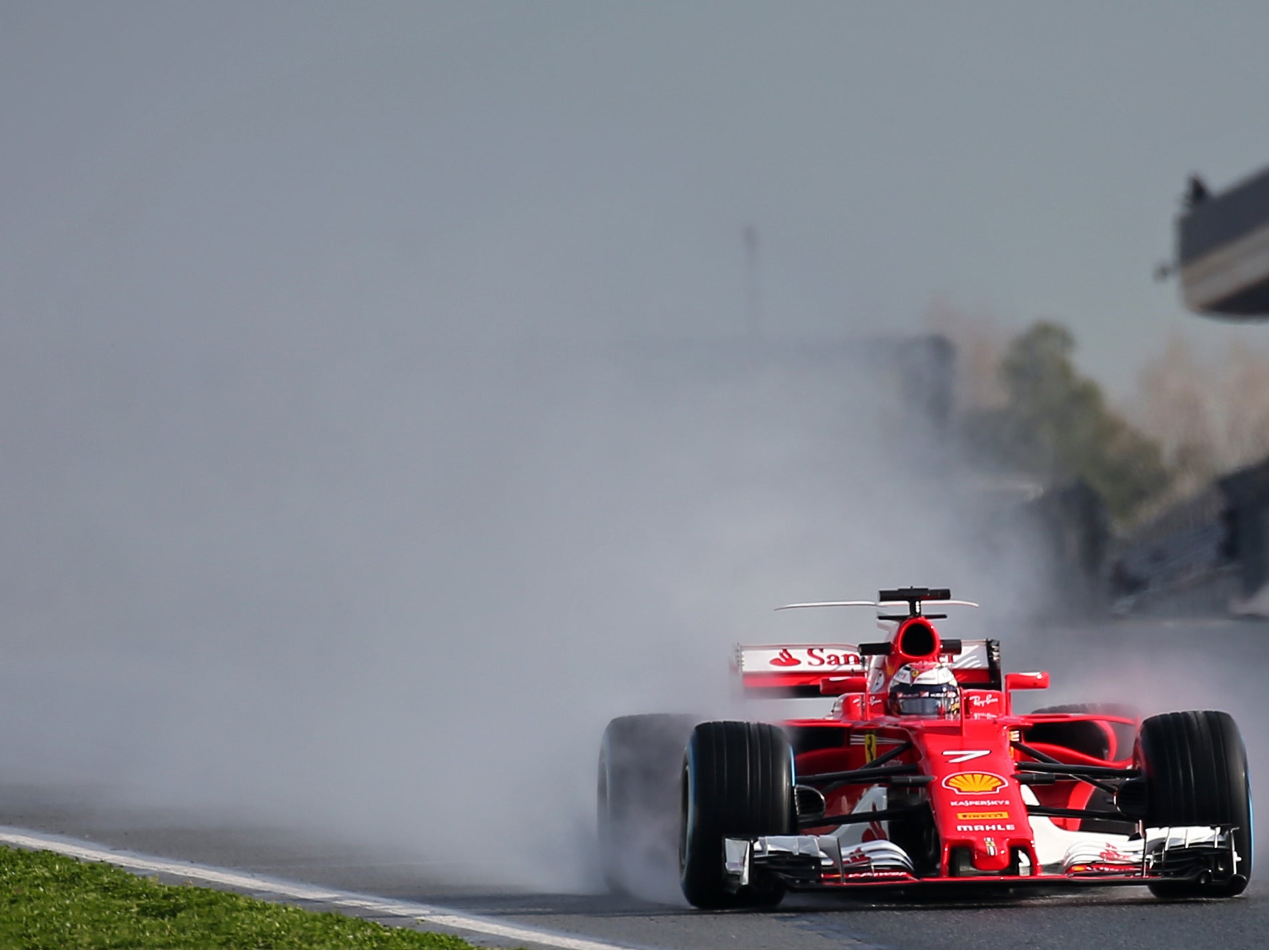 The 2007 world champion was quickest in the wet-dry Test One finale