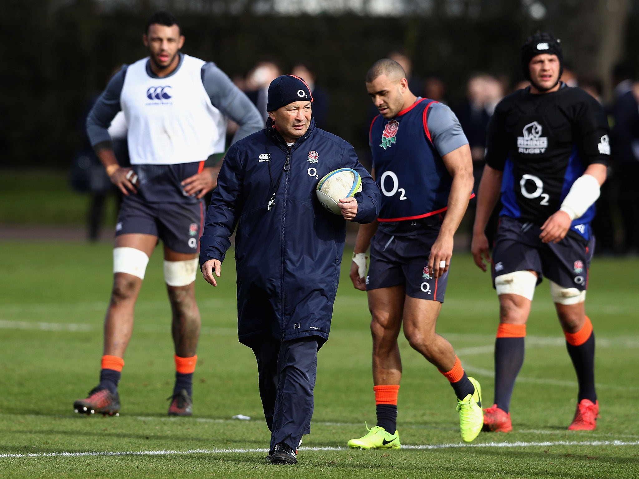 Eddie Jones in training with his players ahead of this weekend's clash against Scotland