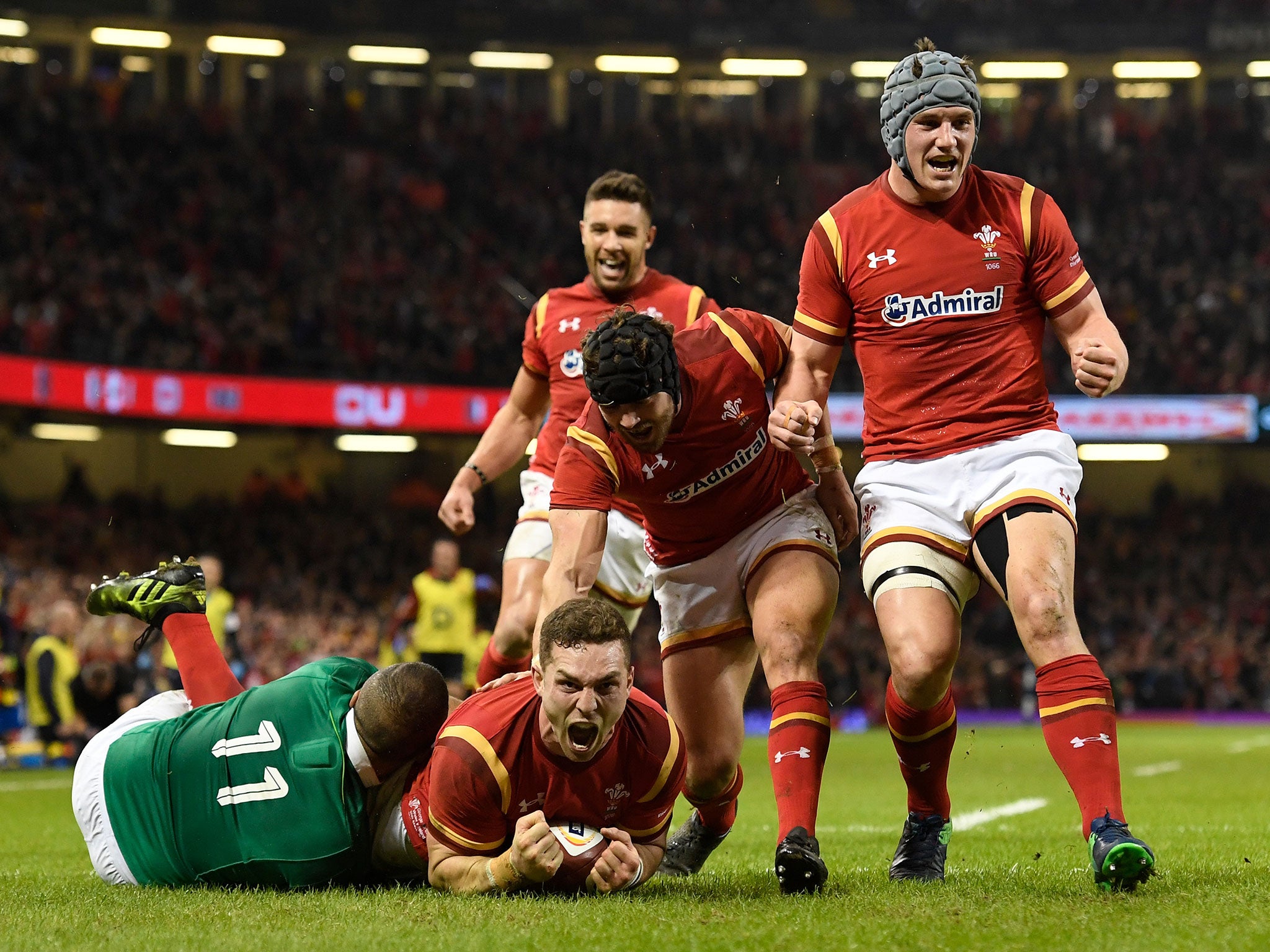 George North crashes over for Wales' first try