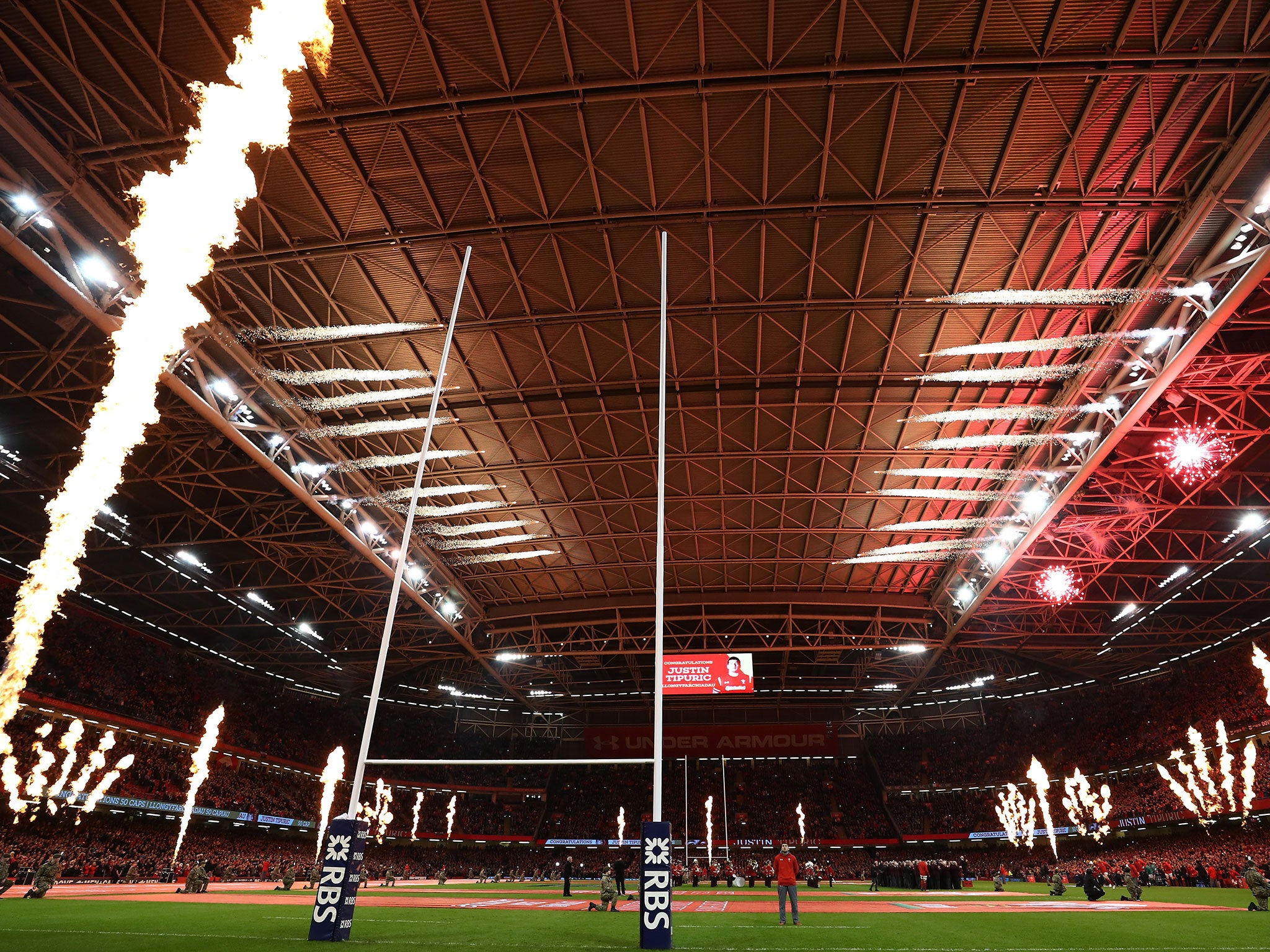 The roof was on for Friday night's clash at the Principality Stadium