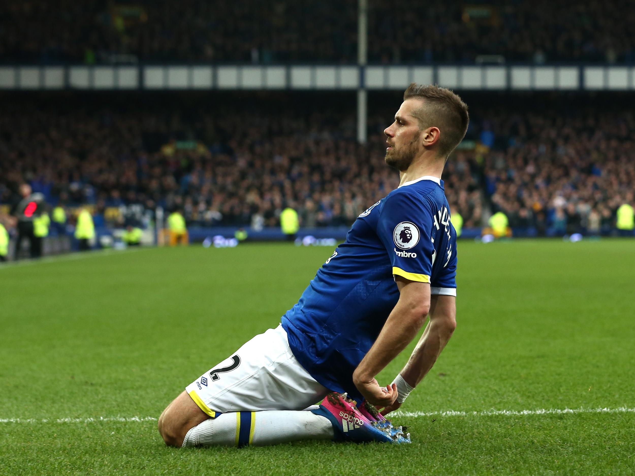 Schneiderlin celebrates his first ever Everton goal