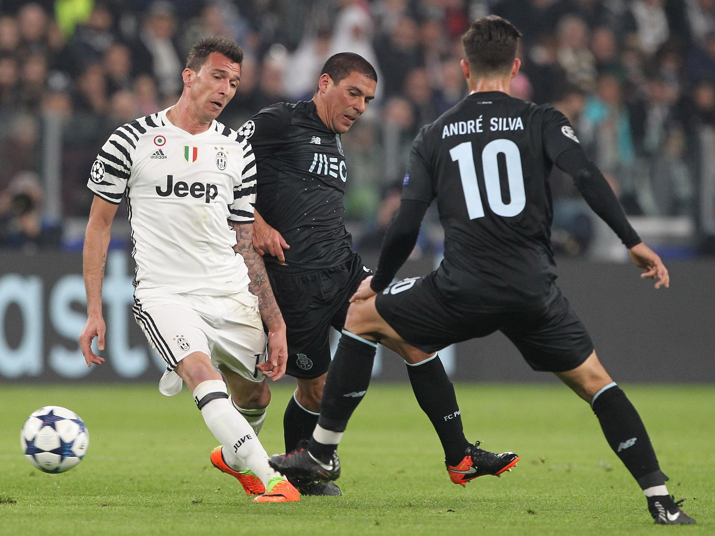 Mandzukic in the thick of the action