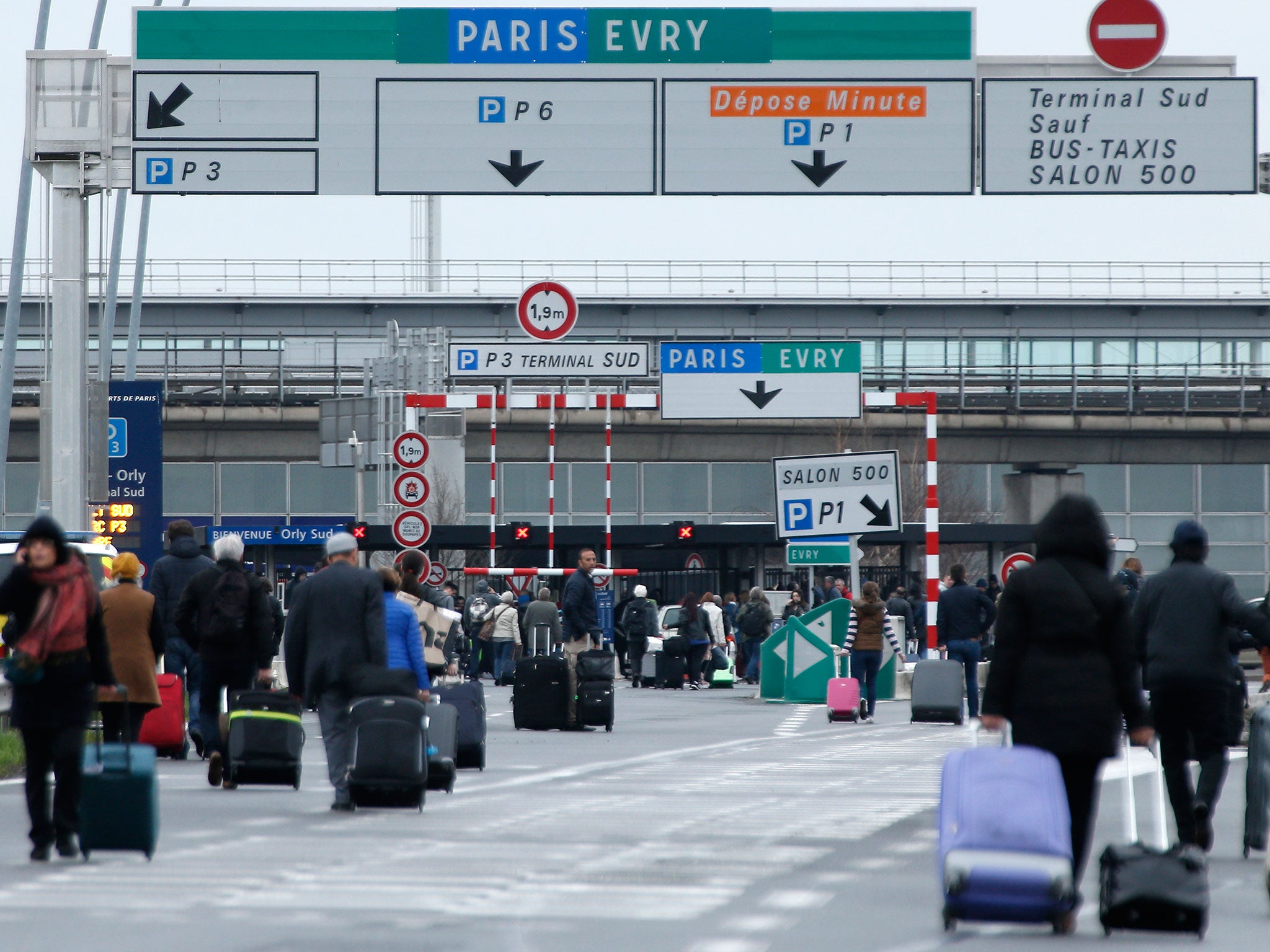 Passengers evacuated from Paris Orly airport on 18 March