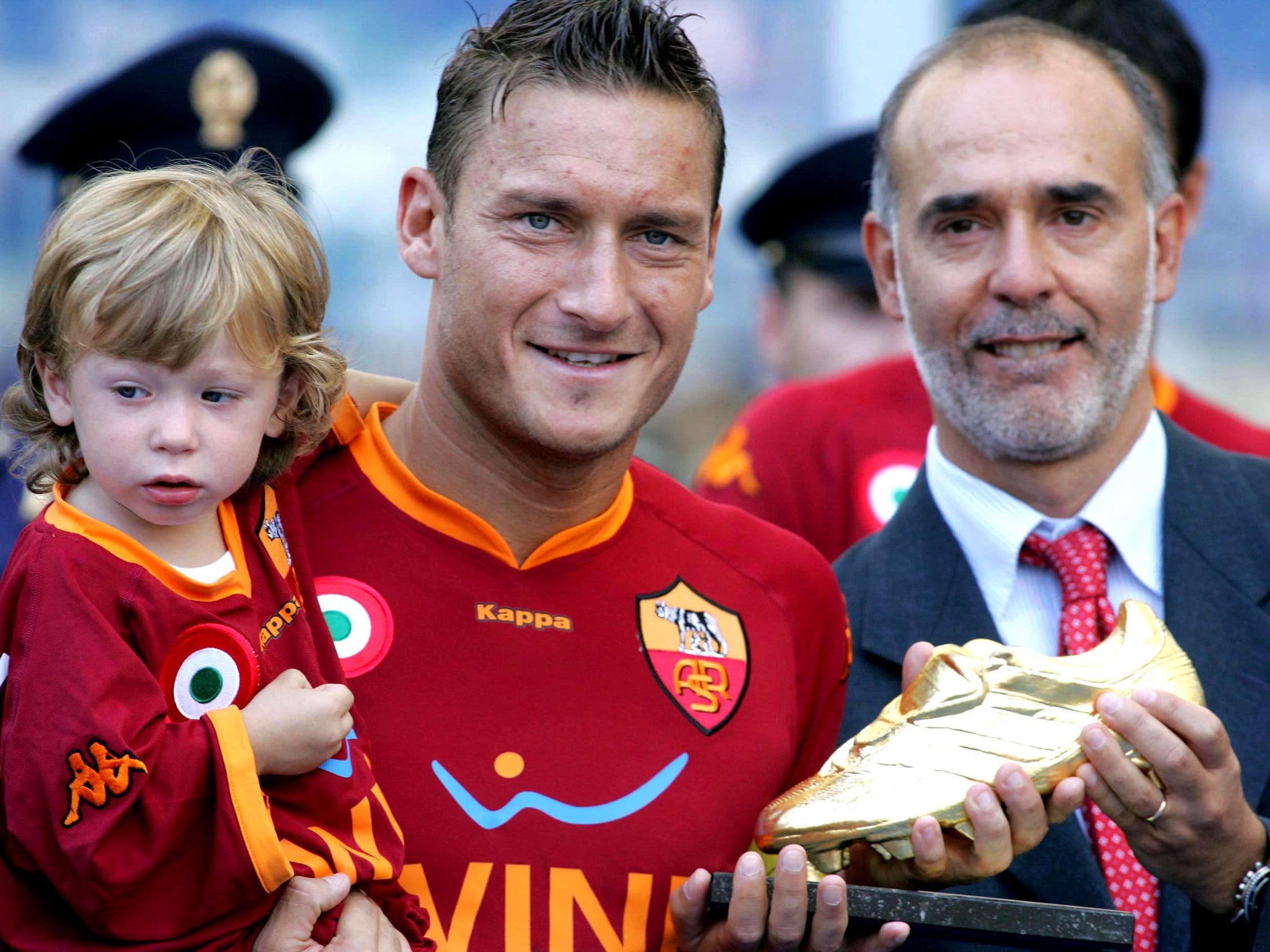 Totti in 2007, with the coveted Capocannoniere award for the best player in Serie A