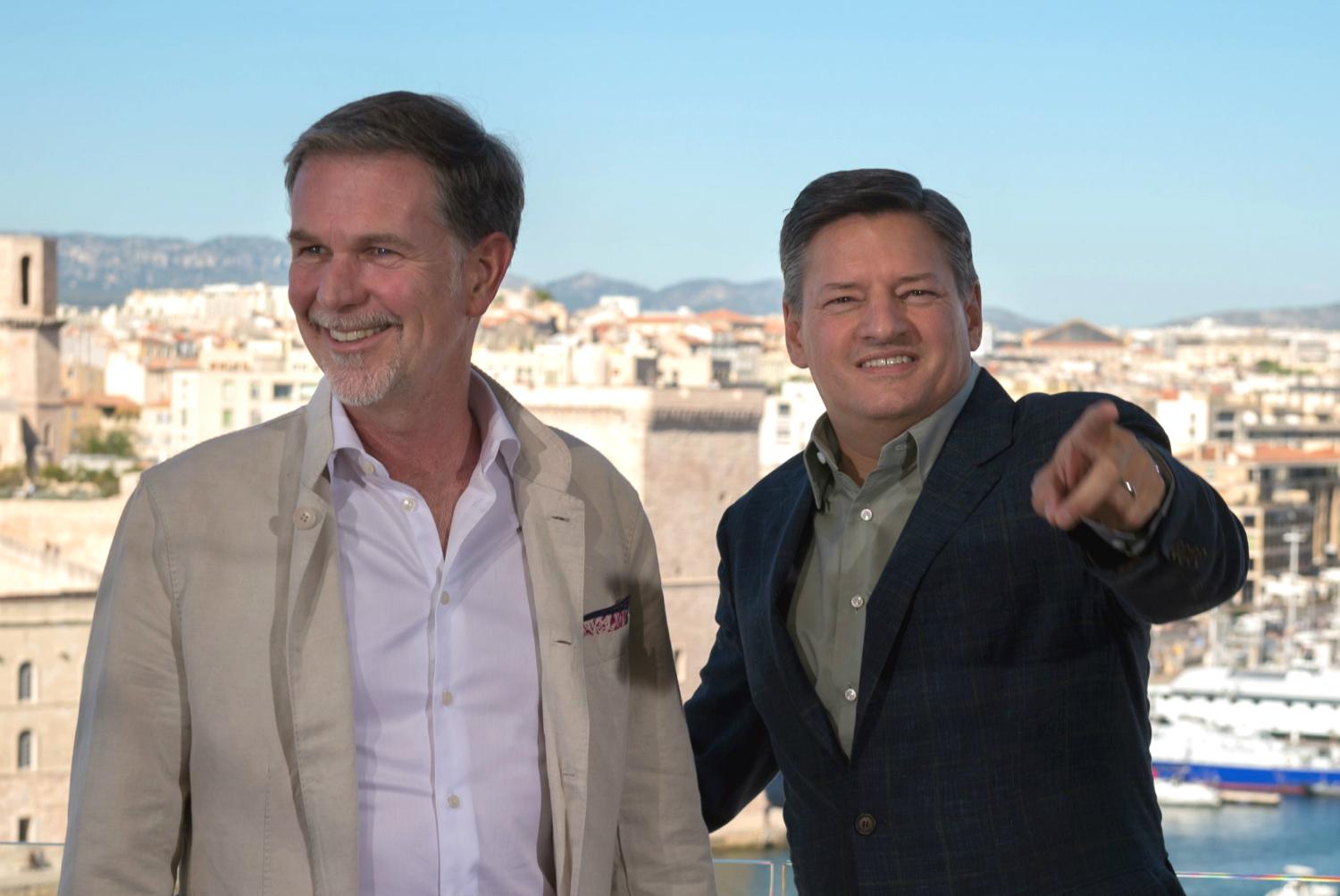 Netflix CEO Reed Hastings (L) and CCO Ted Sarandos (R) (Photo: Getty)