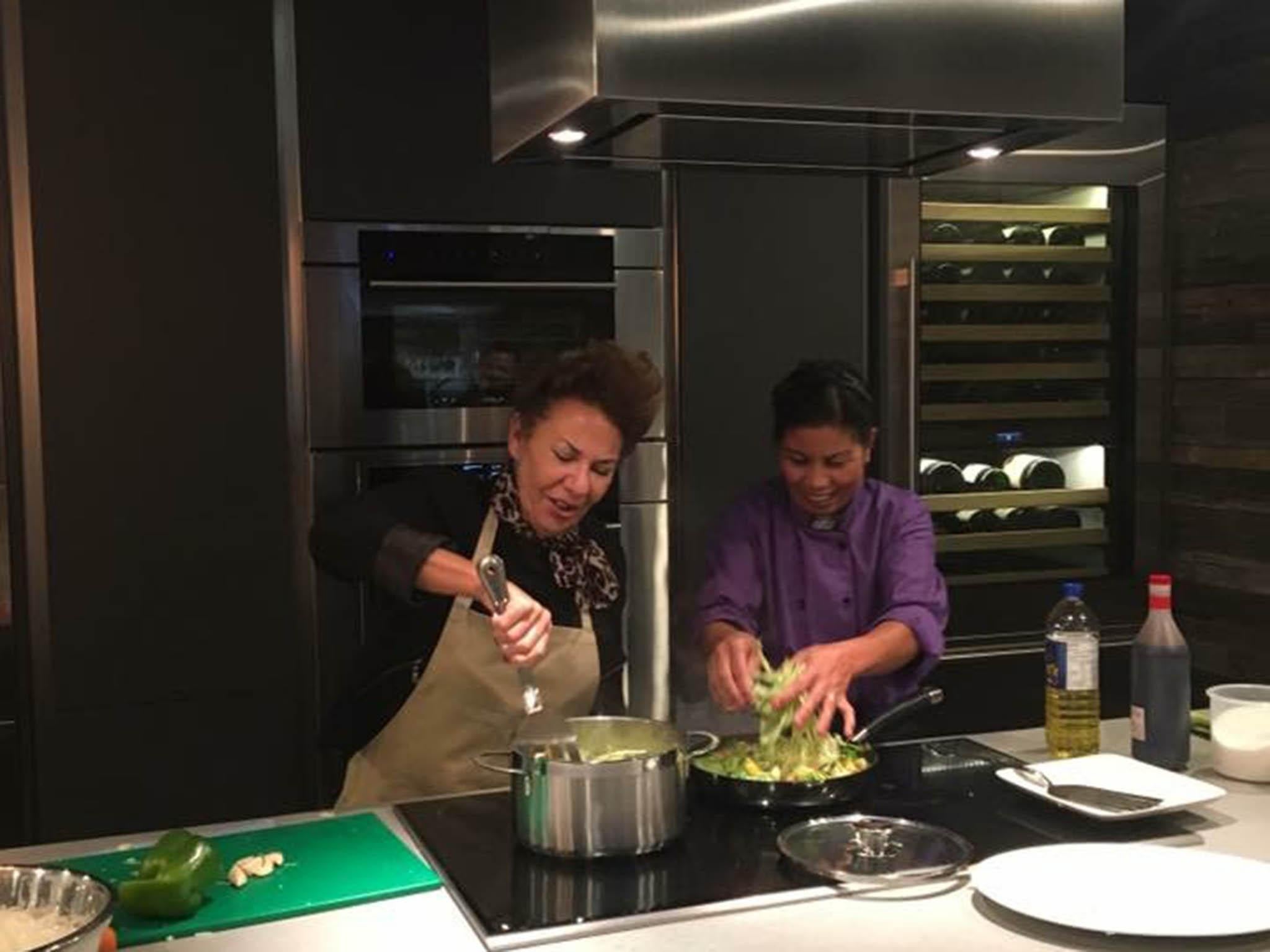 Myrna Verdegaal (left) and her daughter Evey teaching on their course