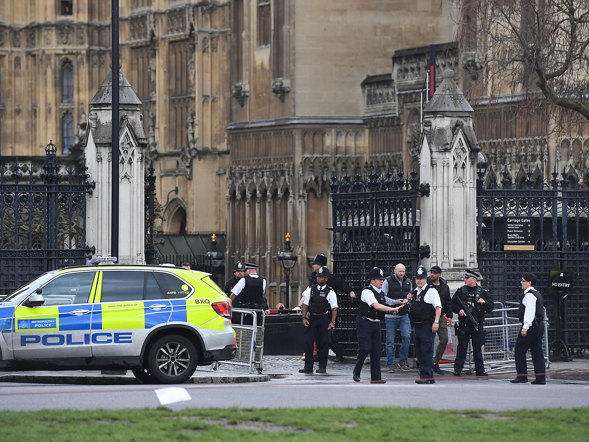 Police outside the House of Commons following the Westminster attack on 22 March 2017