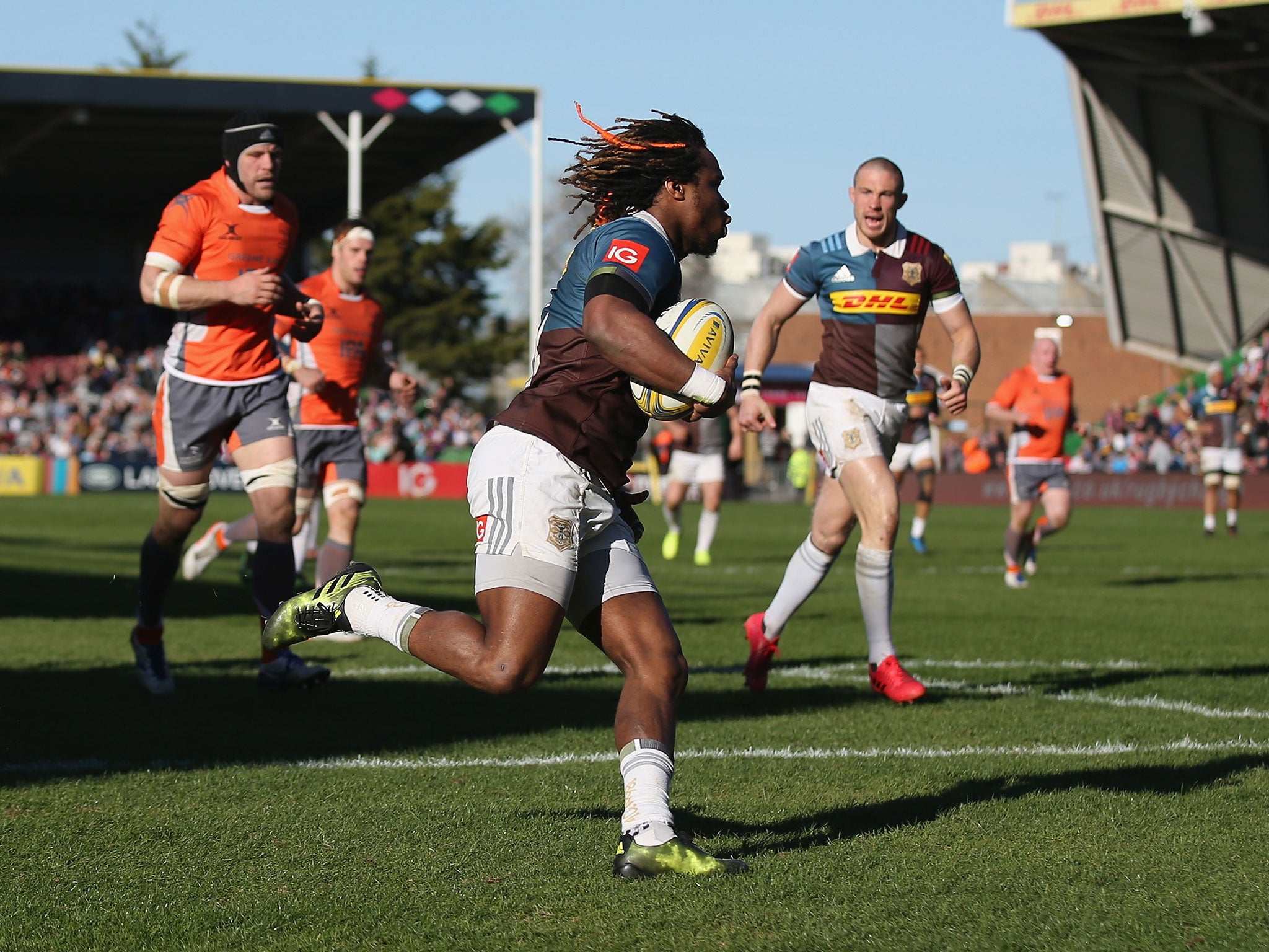 Marland Yarde runs in for Harlequins' fourth try