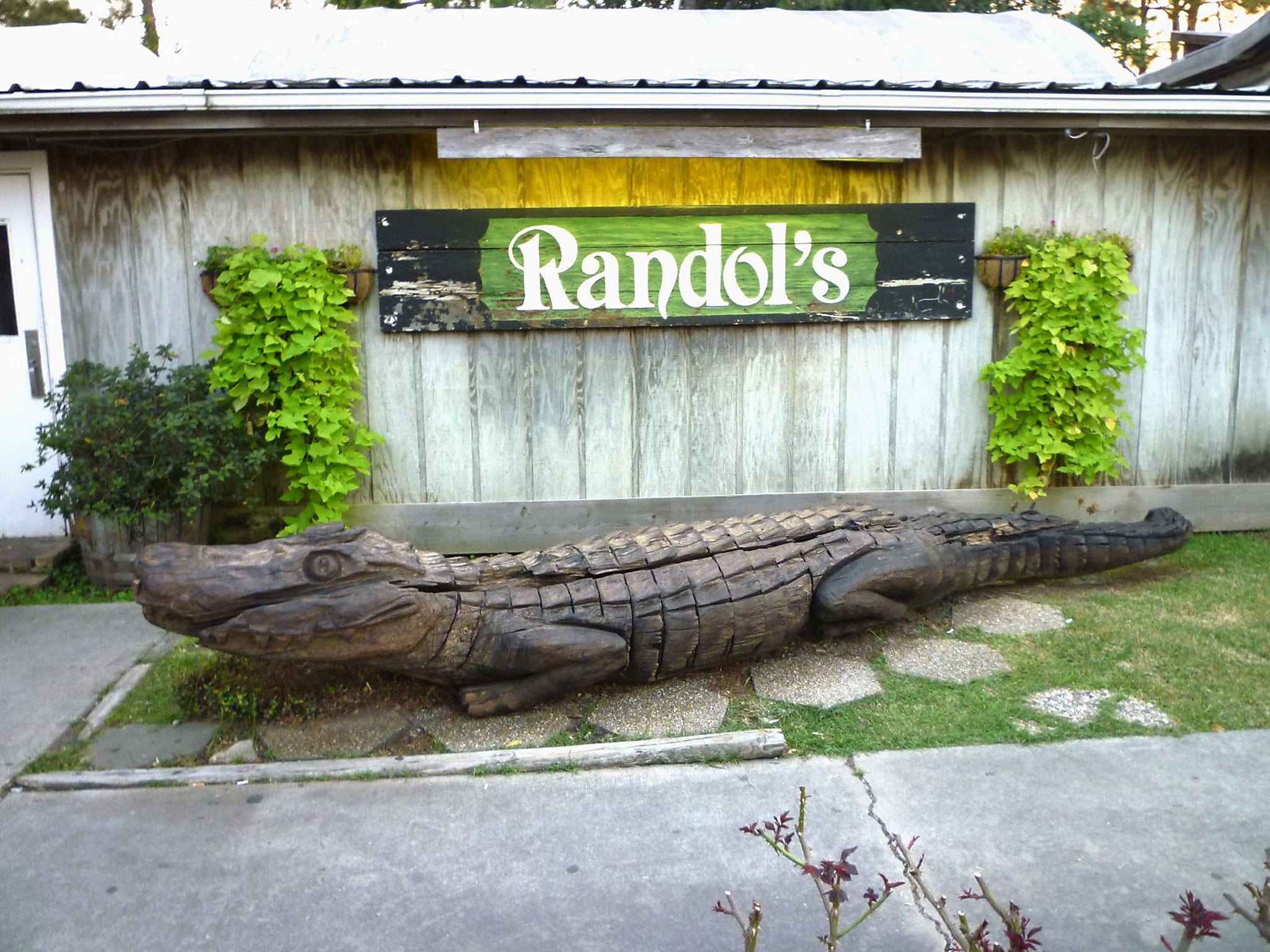 Come in for a bite: deep-fried alligator is on the menu at Randol’s