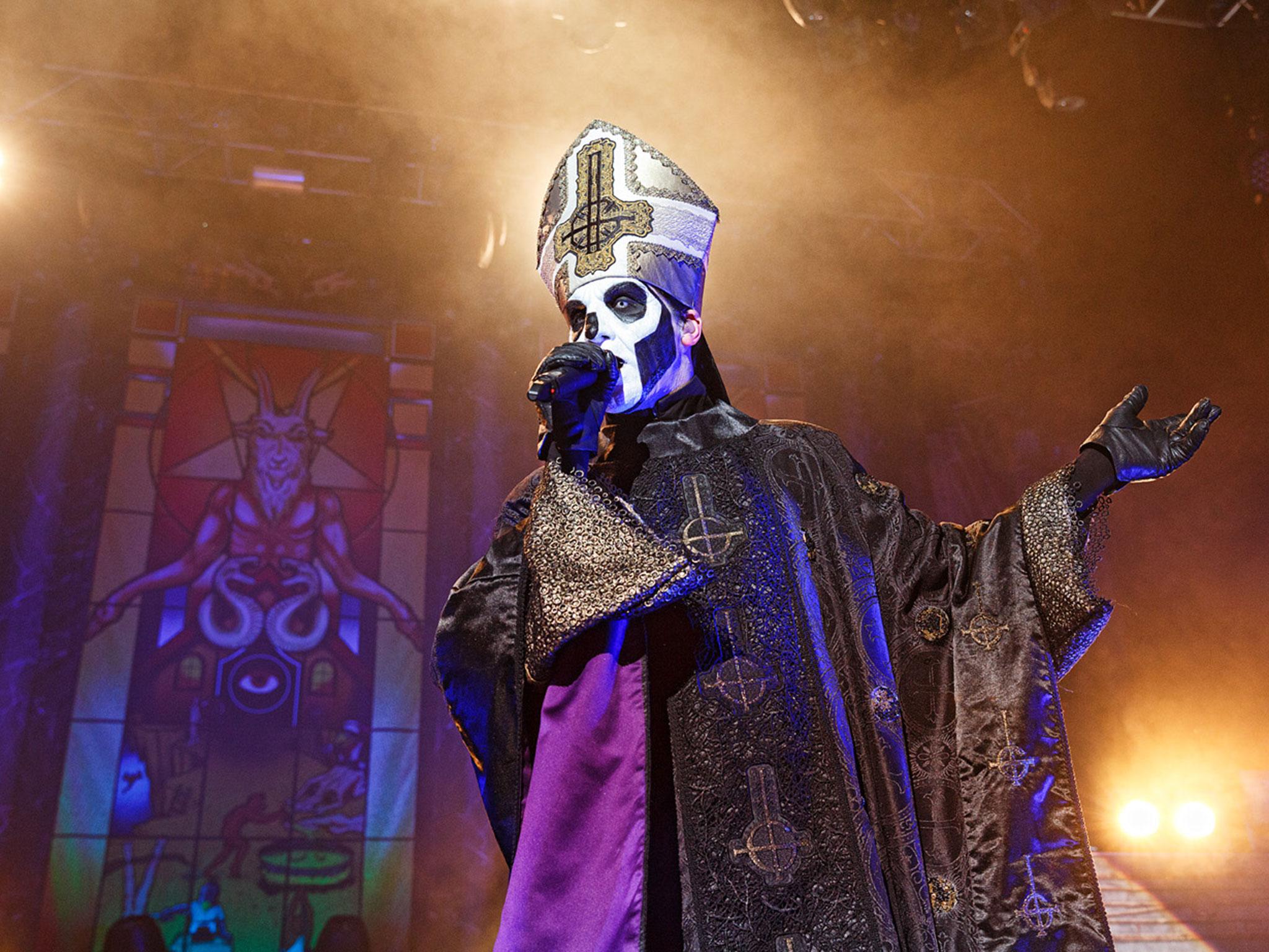 Papa Emeritus III seduces the London crowd at the Forum, 26th March 2017