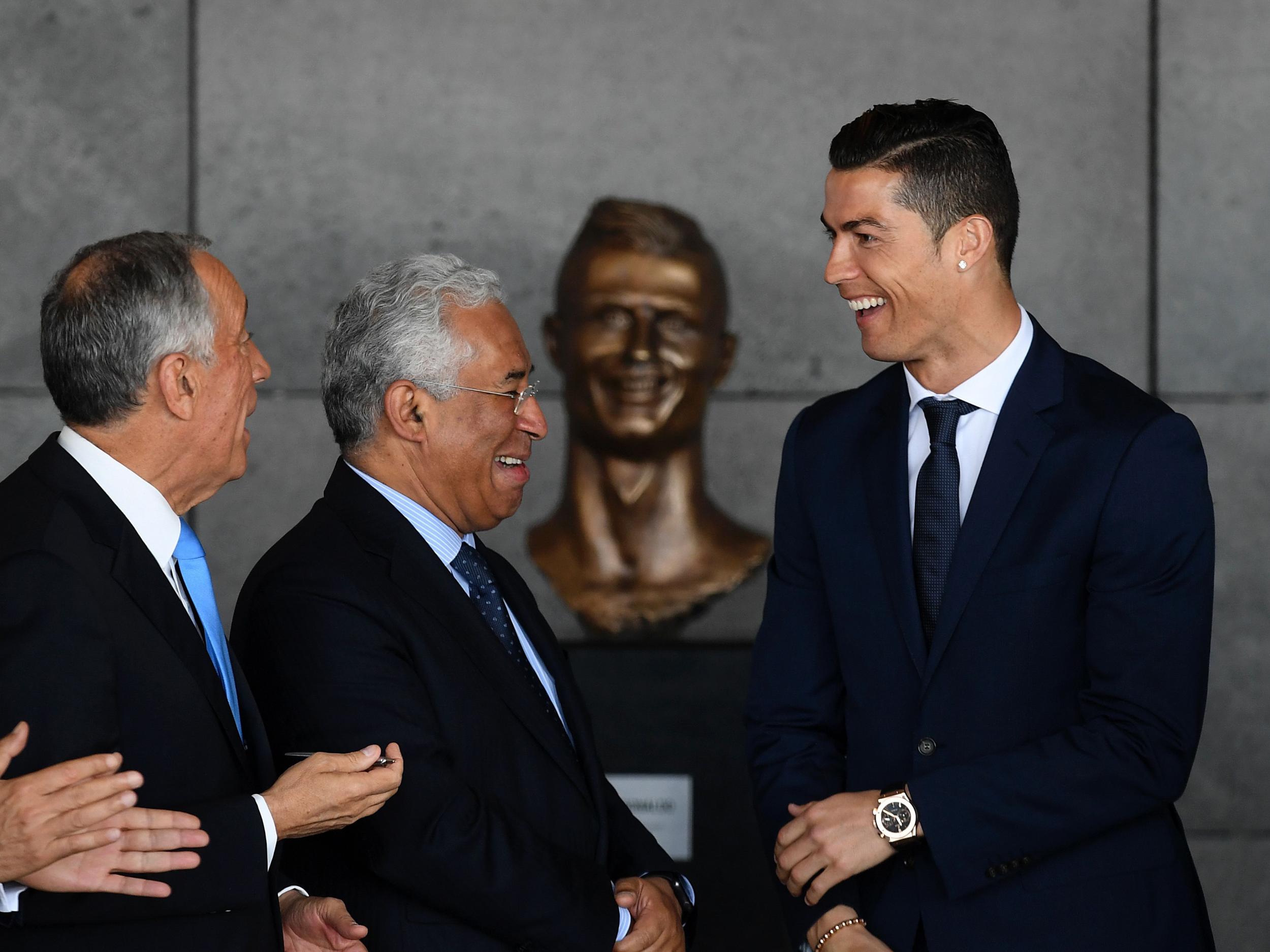 Cristiano looked delighted with his new bust
