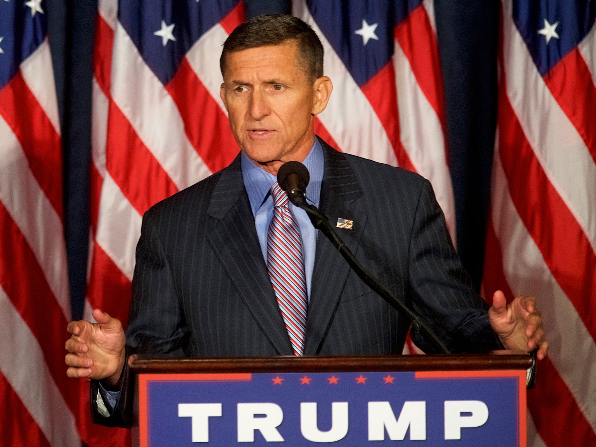 Mike Flynn campaigning for Donald Trump