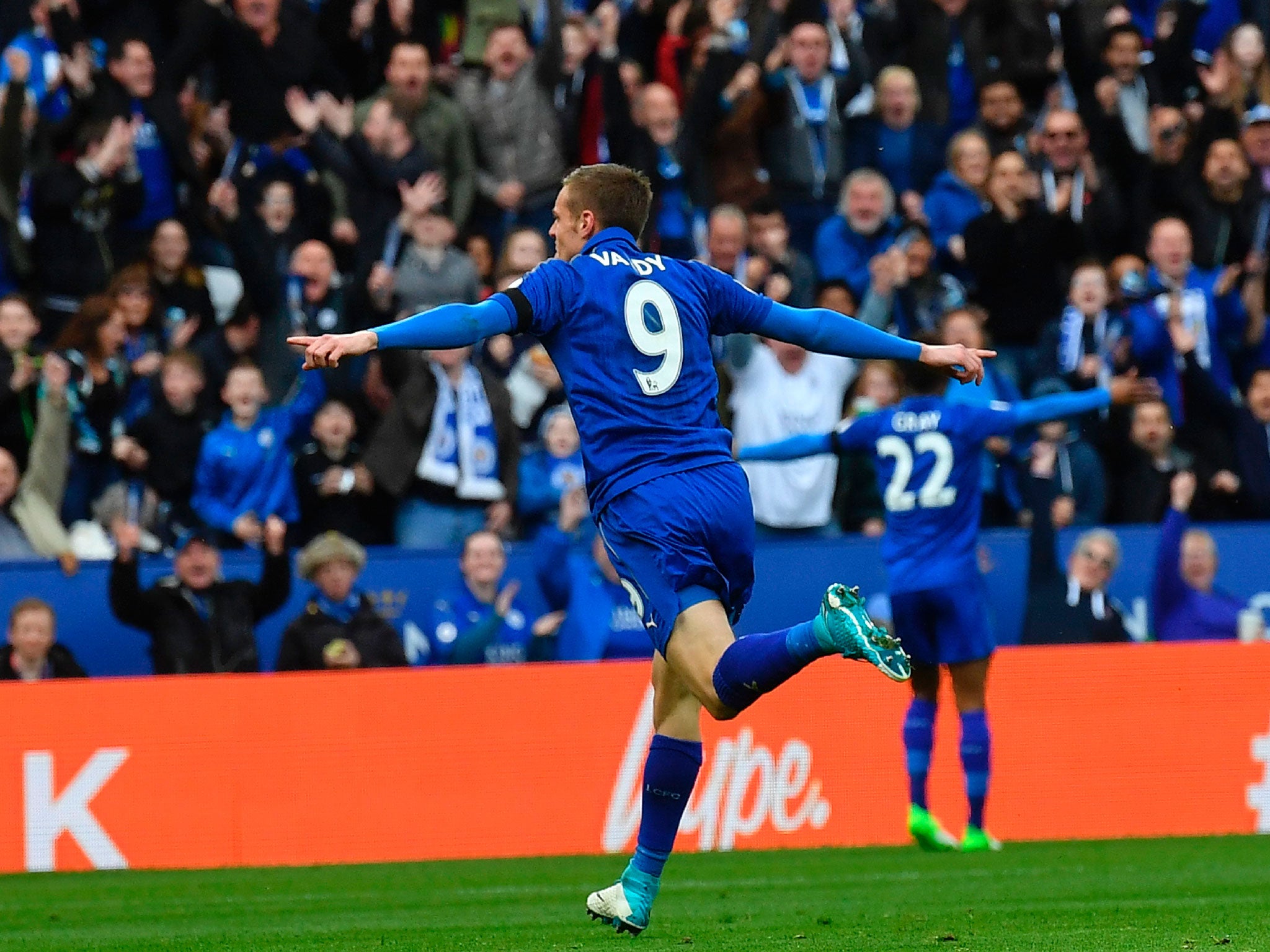 Jamie Vardy celebrates scoring Leicester's second