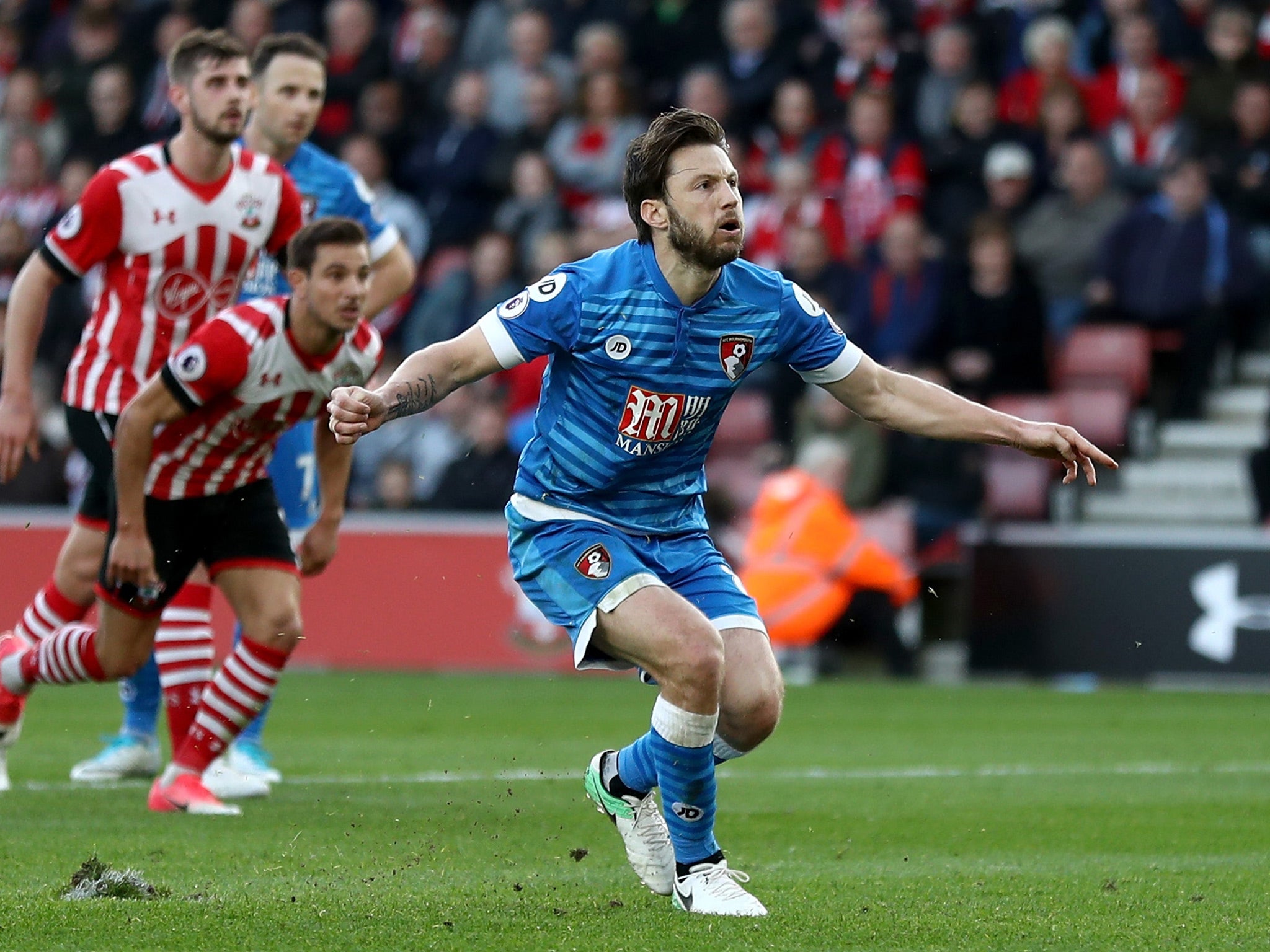 Arter skied a late spot-kick, the third that Bournemouth have missed in succession